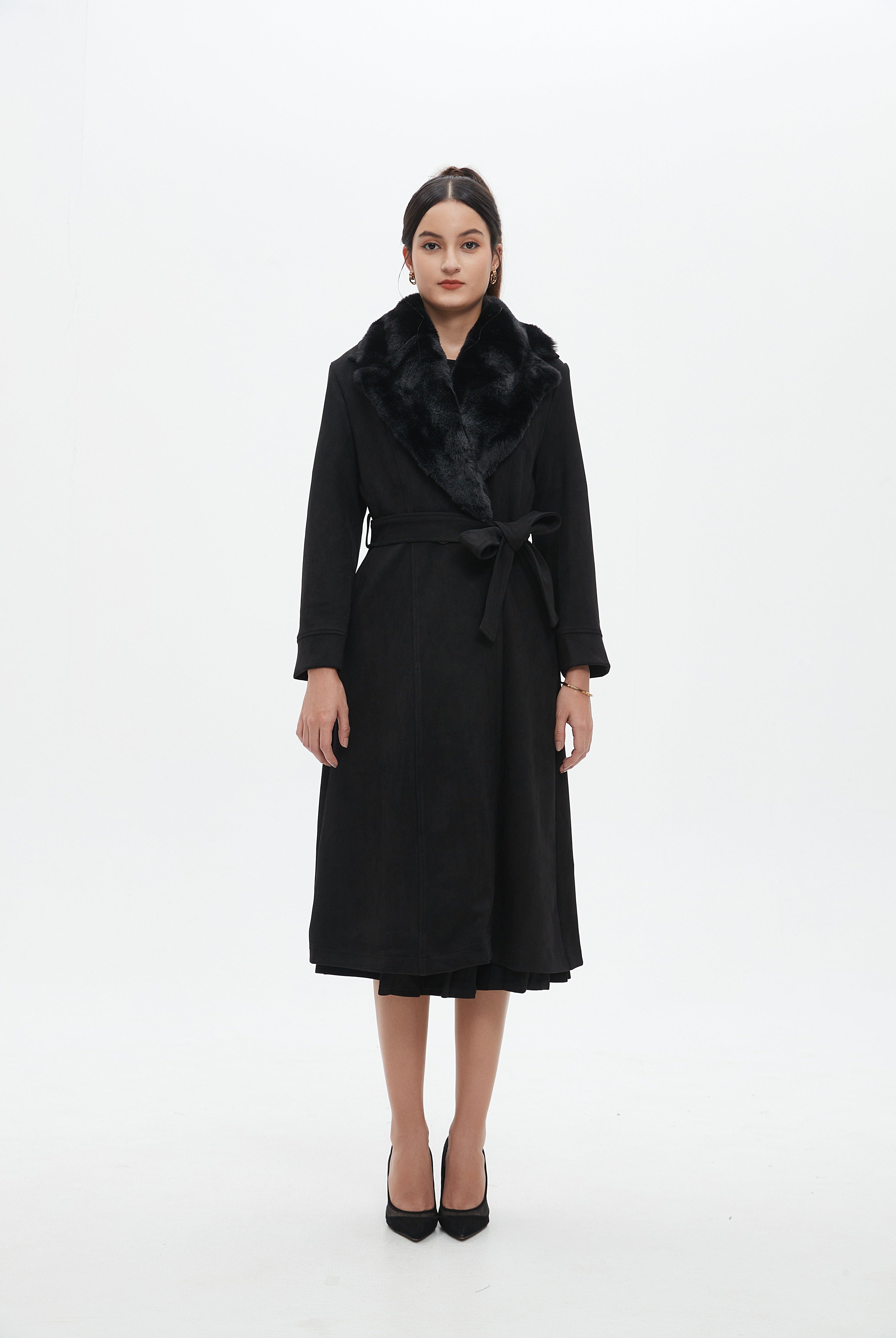 نتشي بالطو بأكمام طويلة مزين بفرو