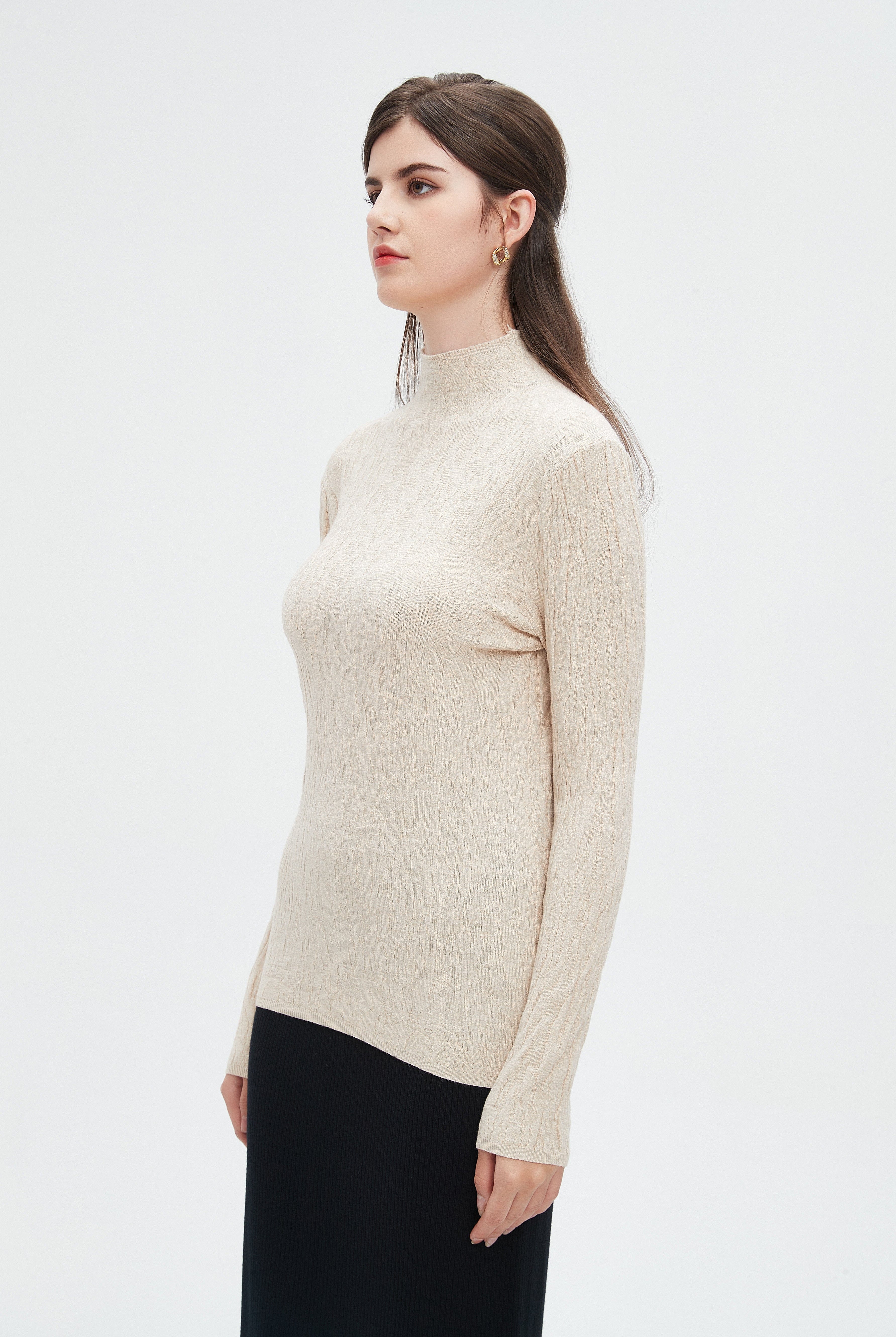 نتشي بلوزة نسائية بأكمام طويلة ورقبه عاليه