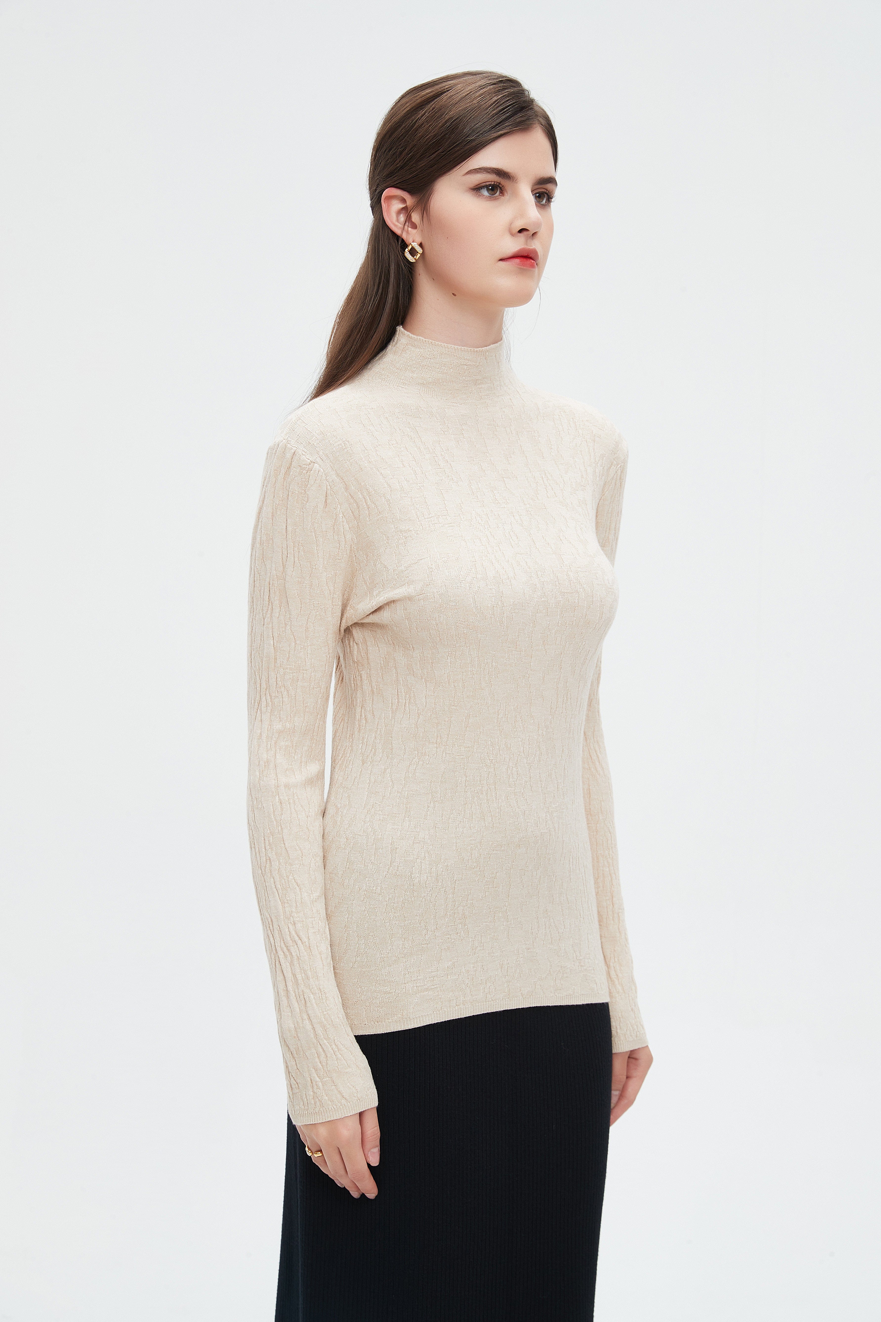 نتشي بلوزة نسائية بأكمام طويلة ورقبه عاليه