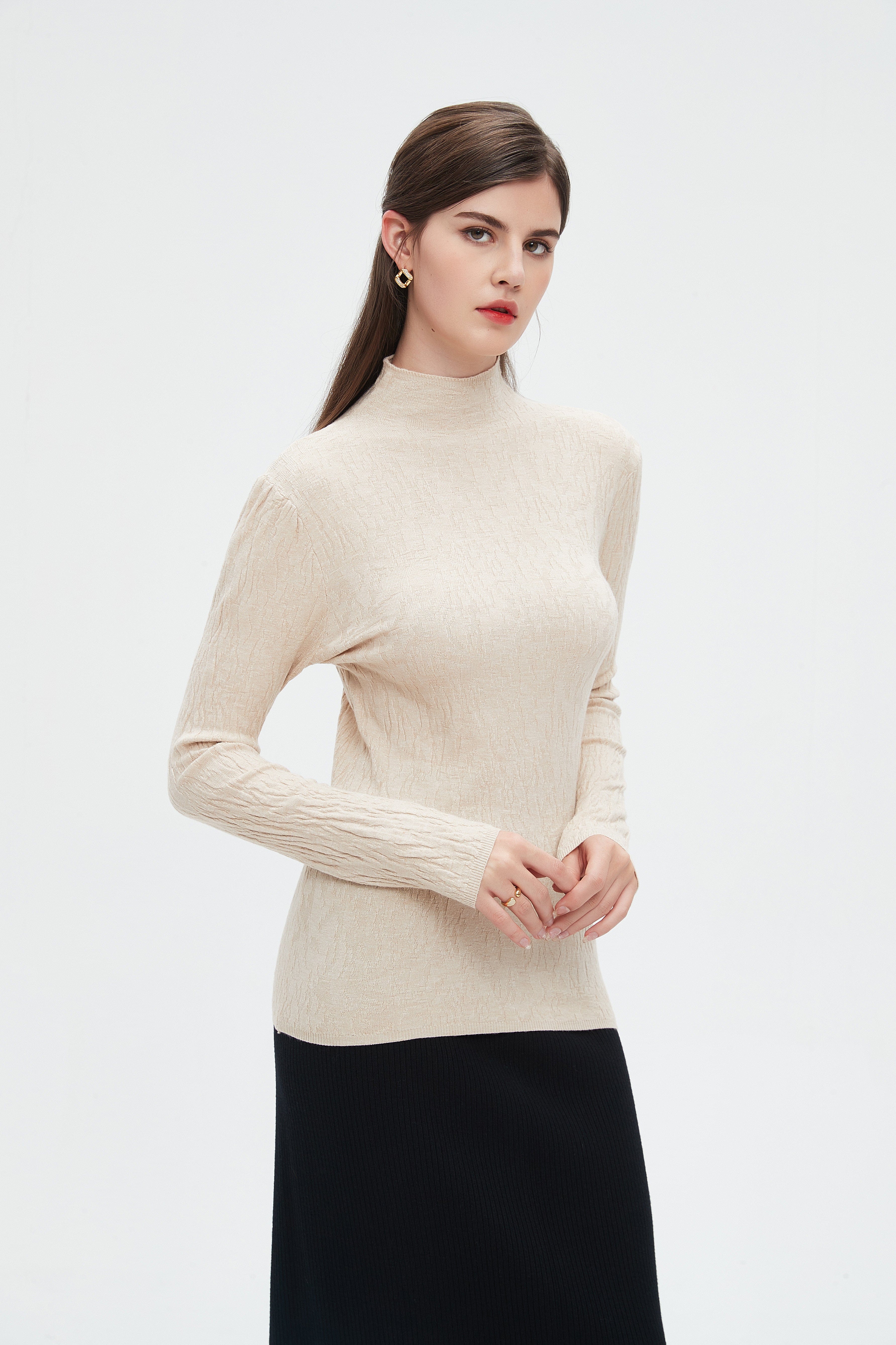 نتشي بلوزة نسائية بأكمام طويلة ورقبه عاليه