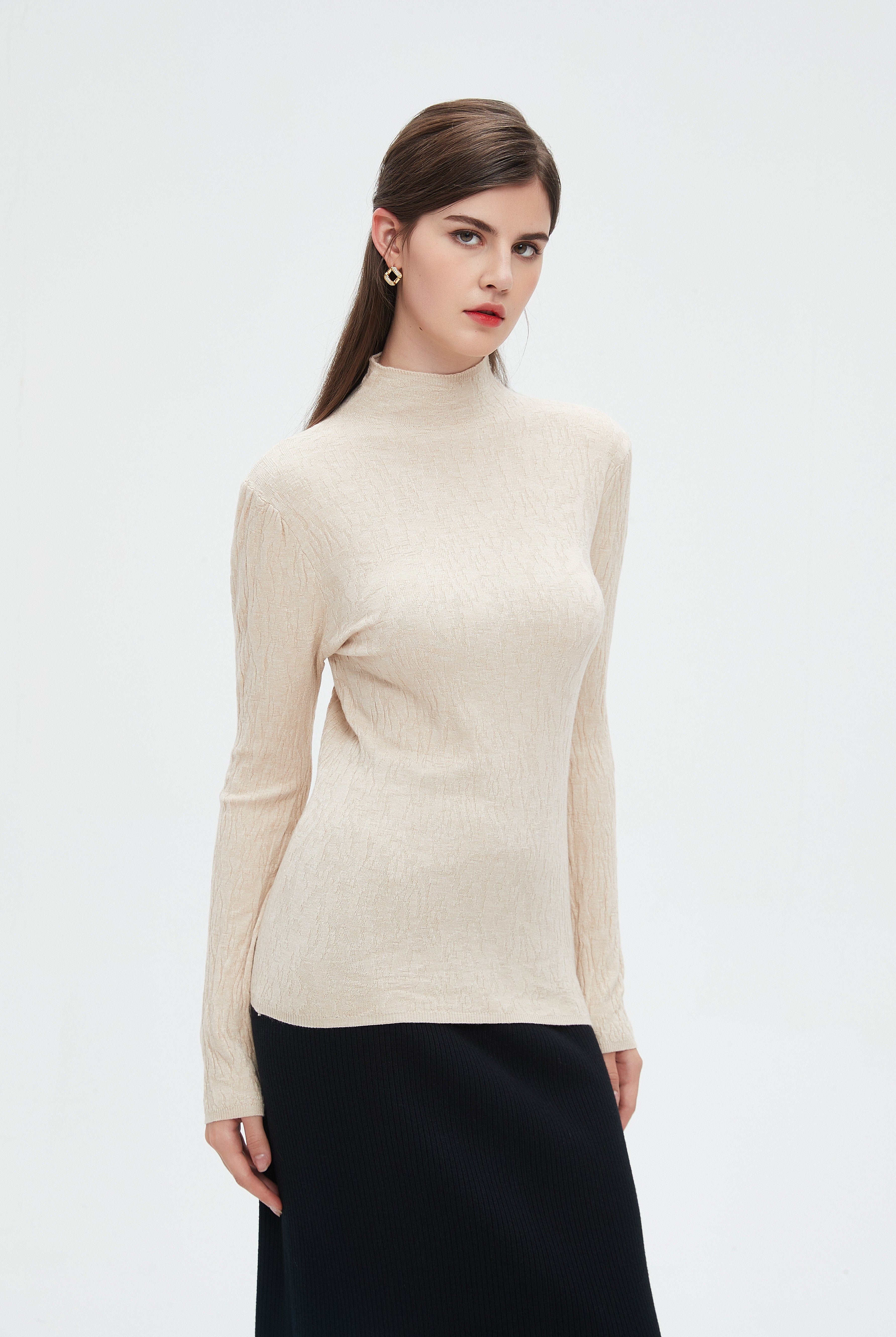 نتشي بلوزة نسائية بأكمام طويلة ورقبه عاليه