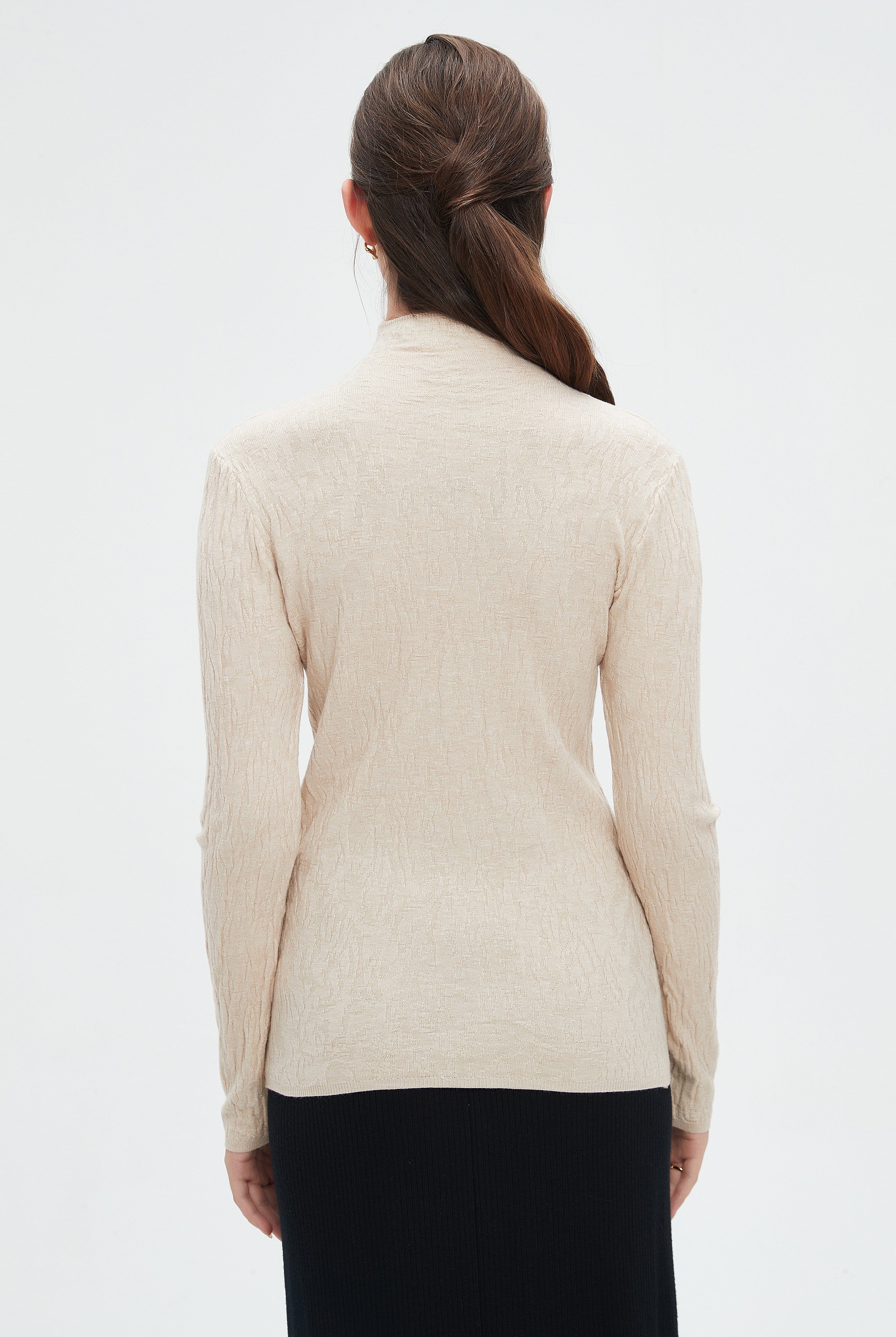 نتشي بلوزة نسائية بأكمام طويلة ورقبه عاليه