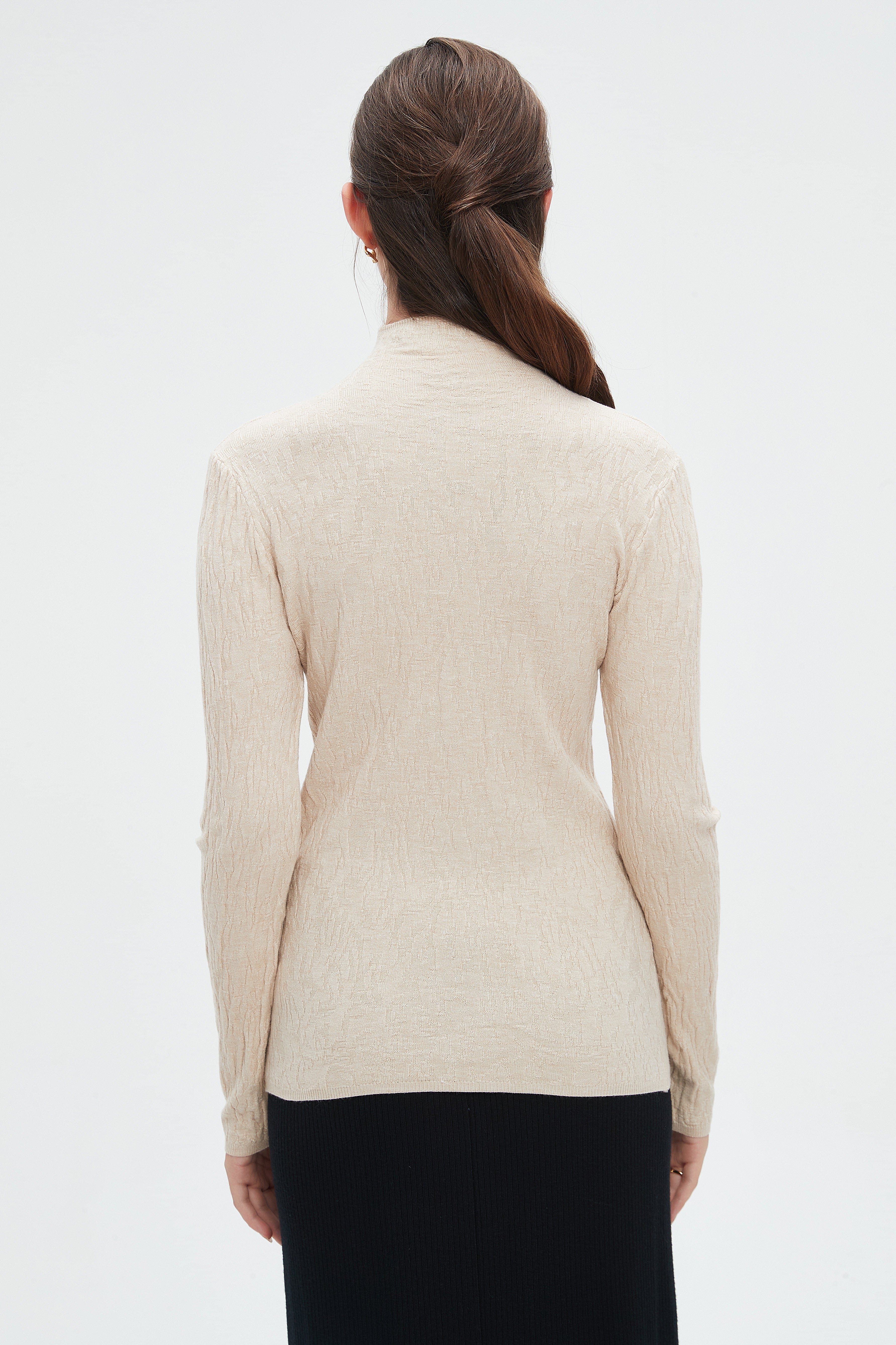 نتشي بلوزة نسائية بأكمام طويلة ورقبه عاليه