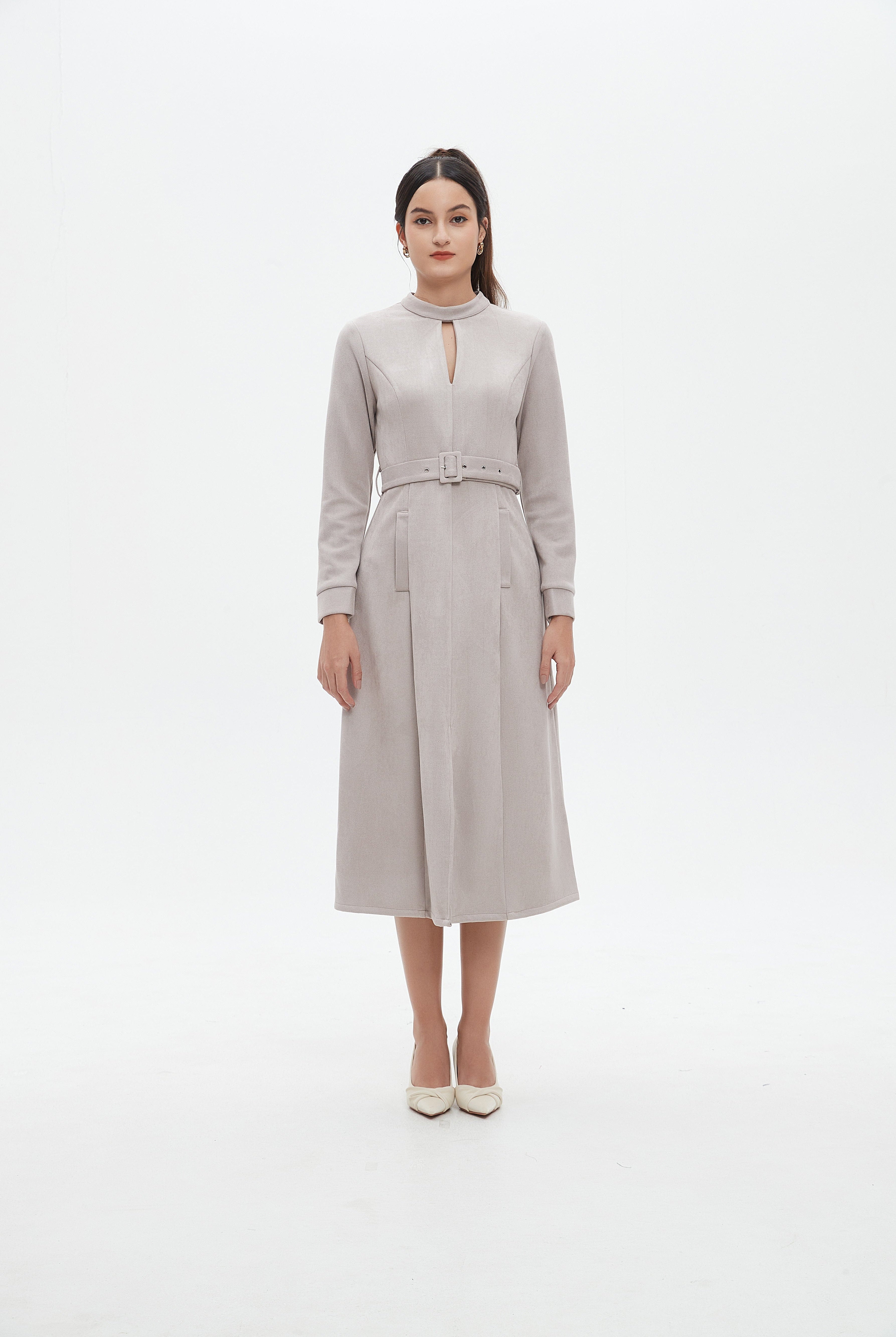 نتشي فستان ميدي بأكمام طويلة مفتوح من الأمام بحزام خصر