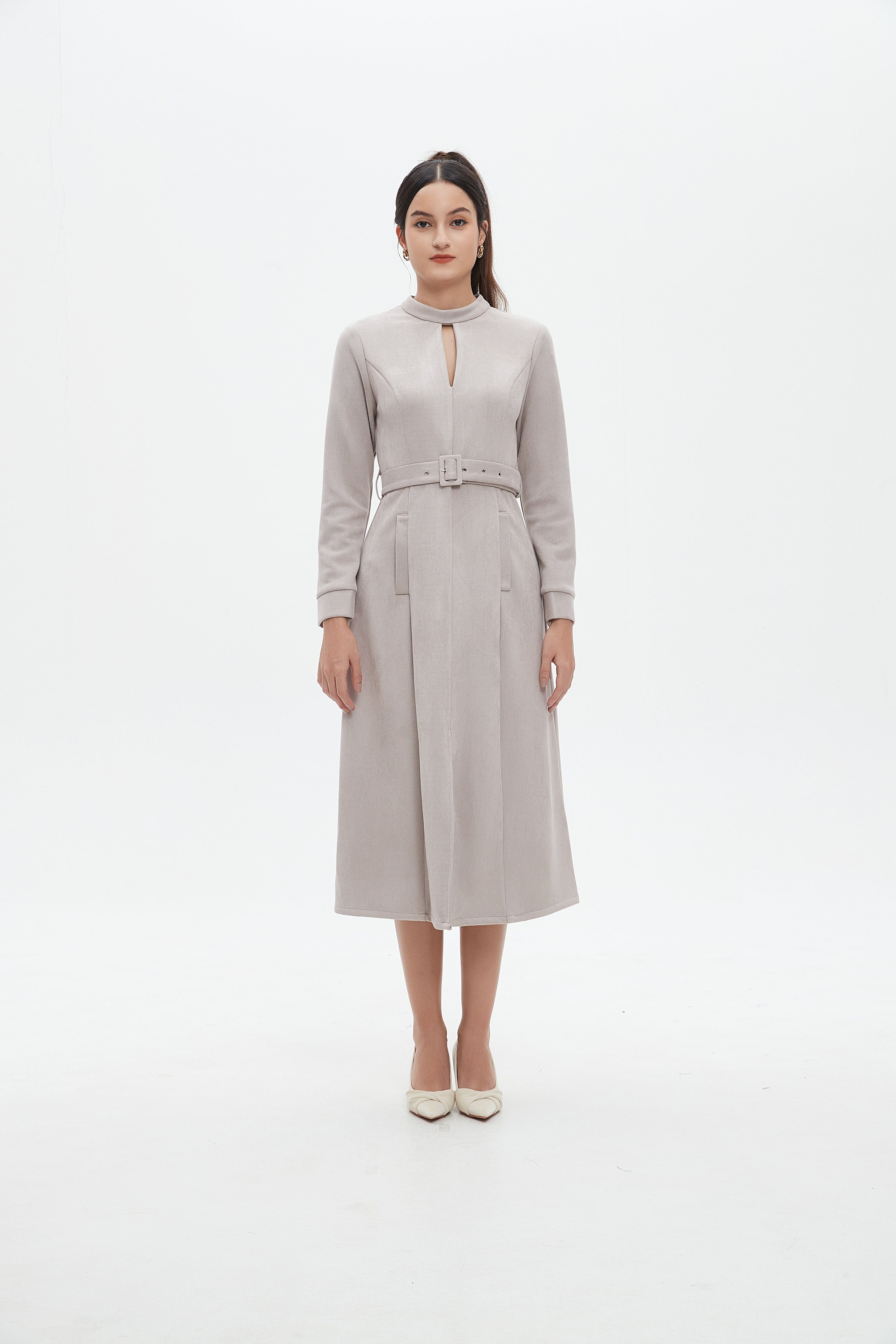 نتشي فستان ميدي بأكمام طويلة مفتوح من الأمام بحزام خصر