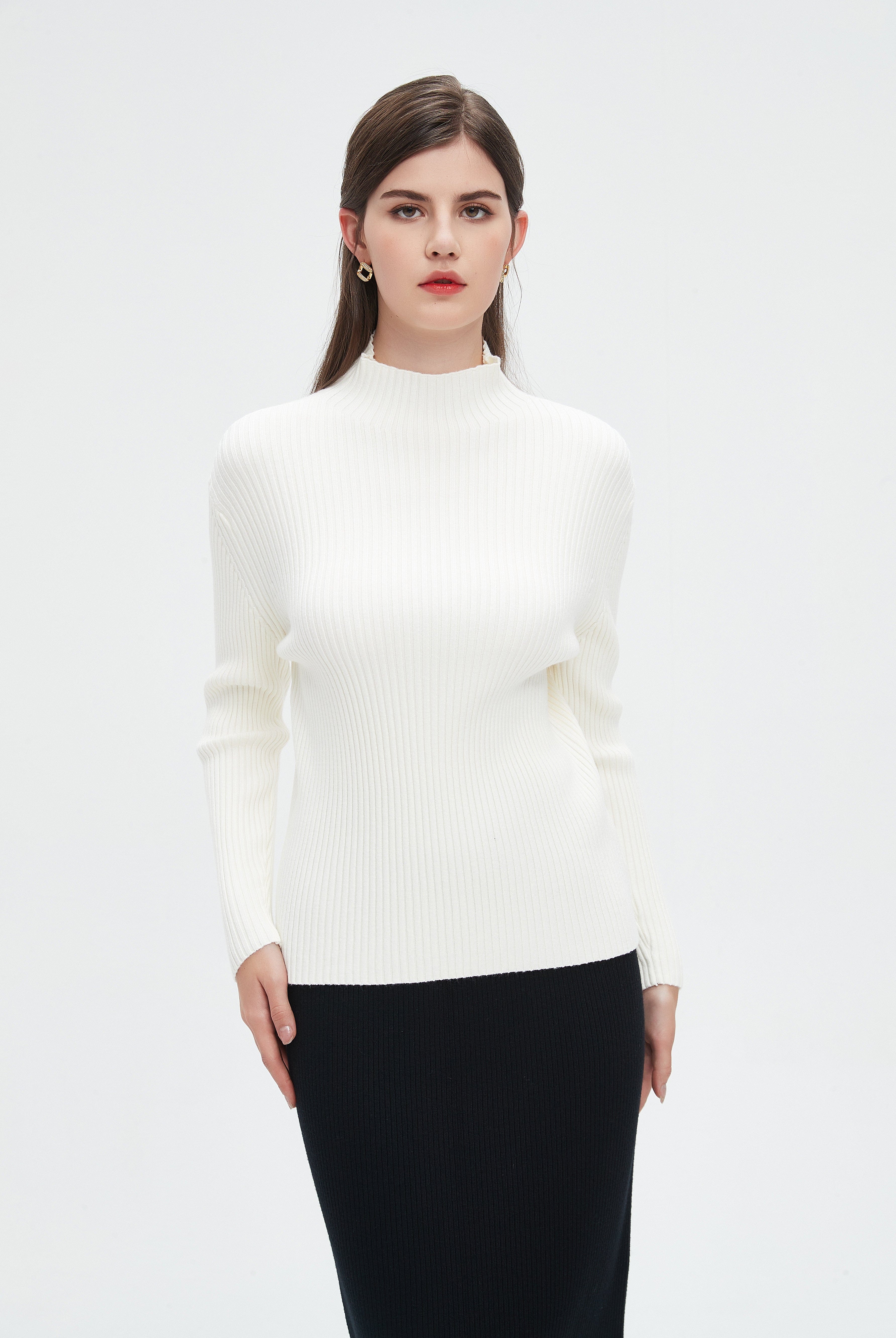 نتشي بلوزة نسائية مضلعة بأكمان طويلة ورقبة عالية