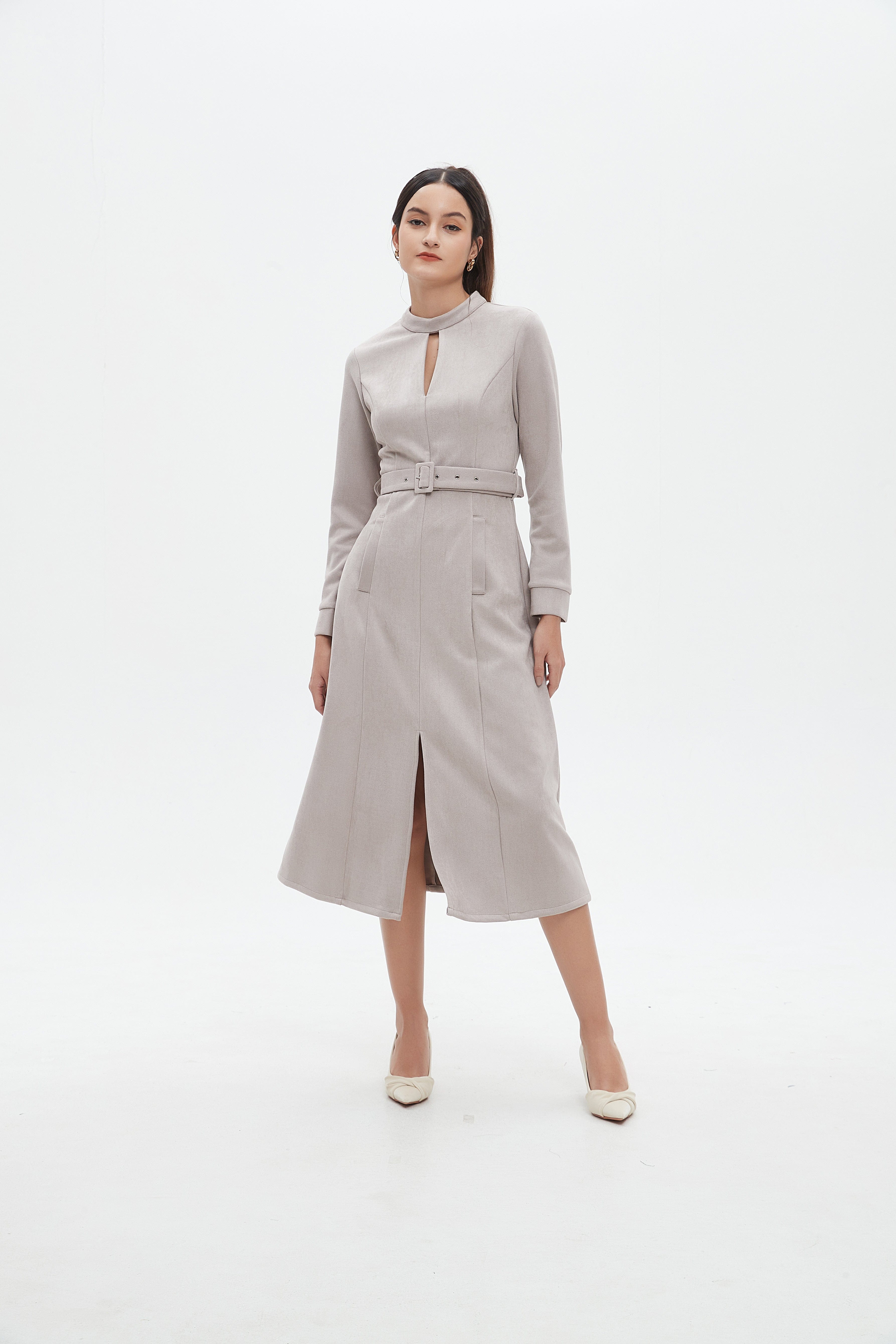 نتشي فستان ميدي بأكمام طويلة مفتوح من الأمام بحزام خصر