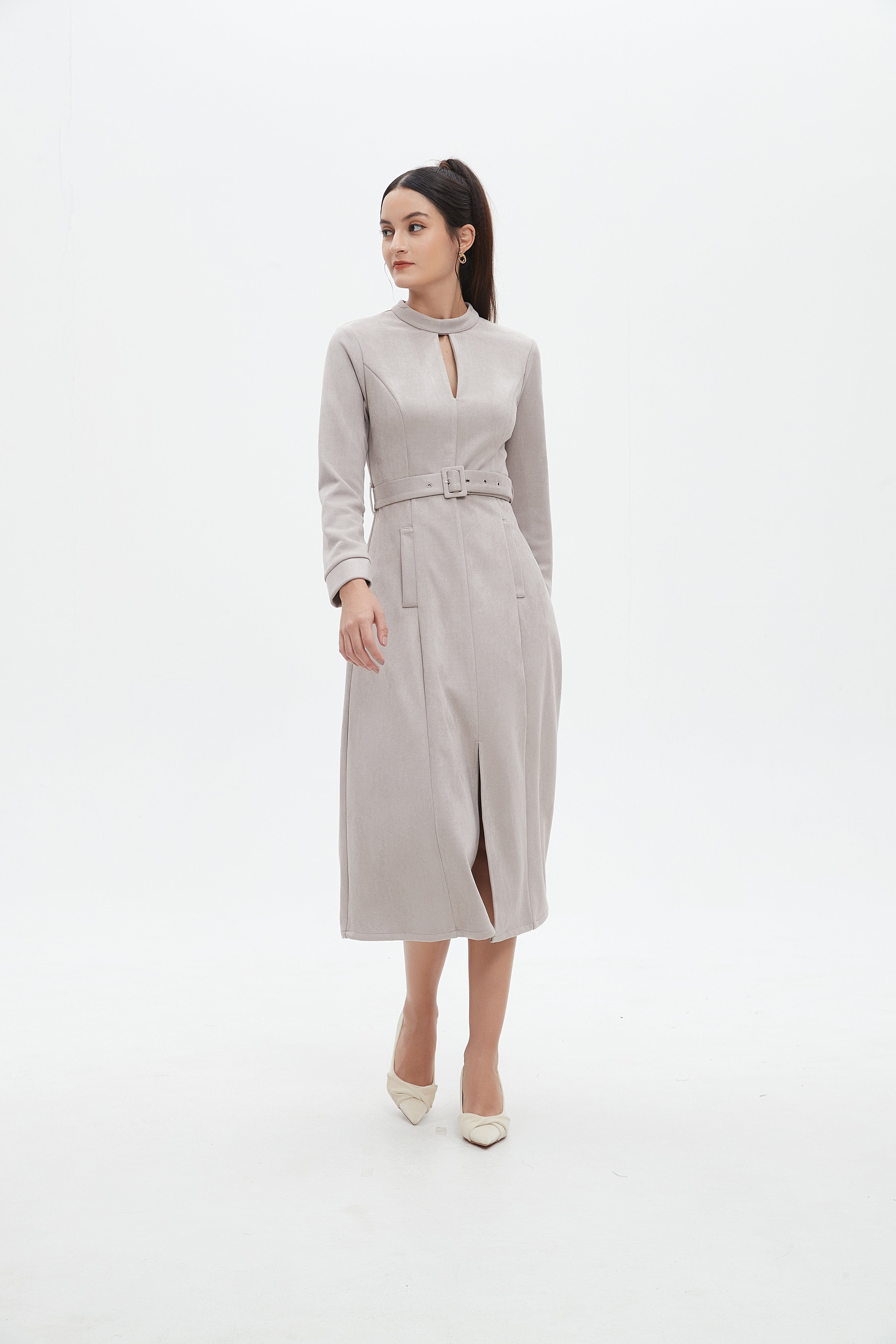 نتشي فستان ميدي بأكمام طويلة مفتوح من الأمام بحزام خصر