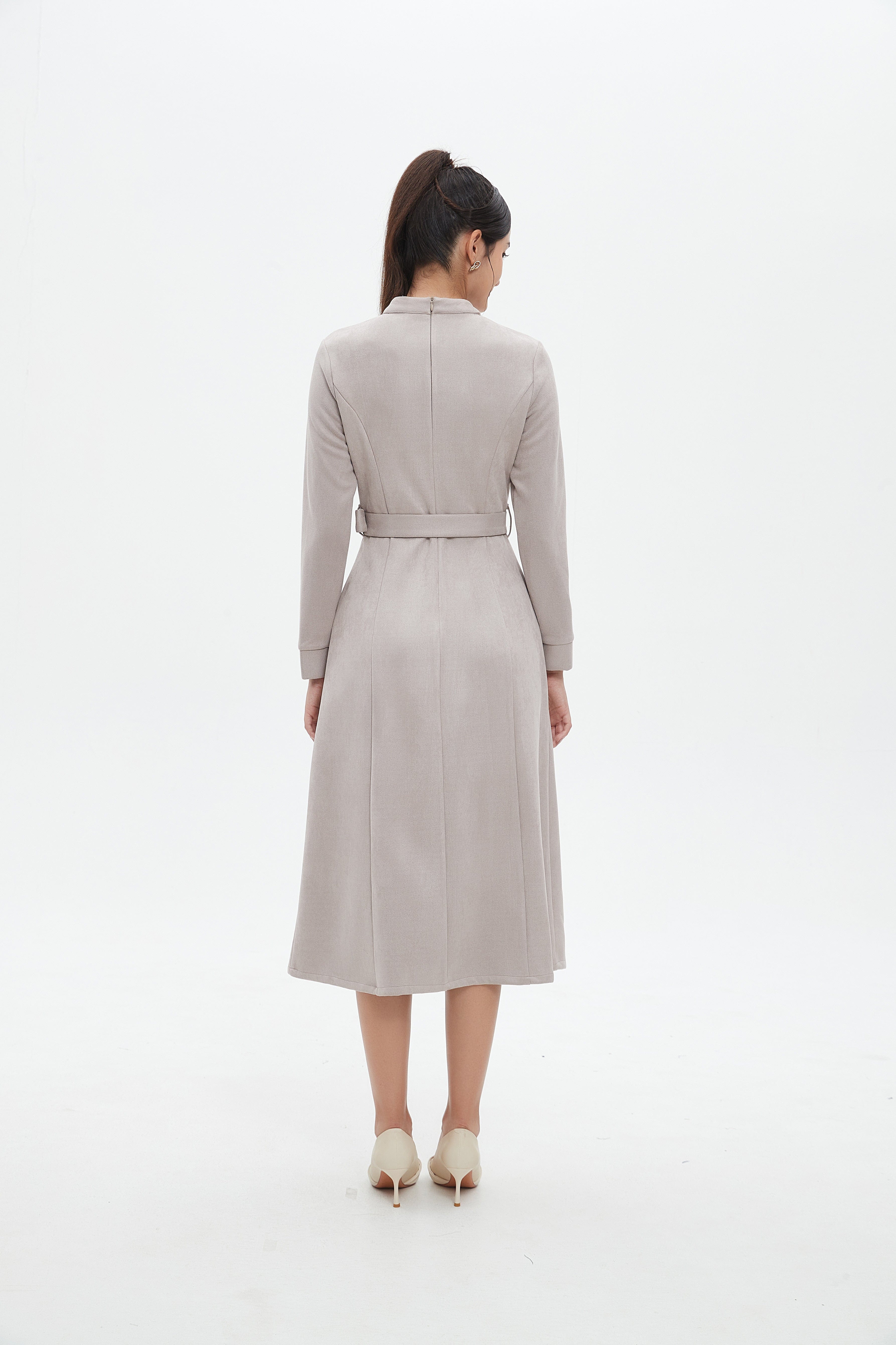 نتشي فستان ميدي بأكمام طويلة مفتوح من الأمام بحزام خصر