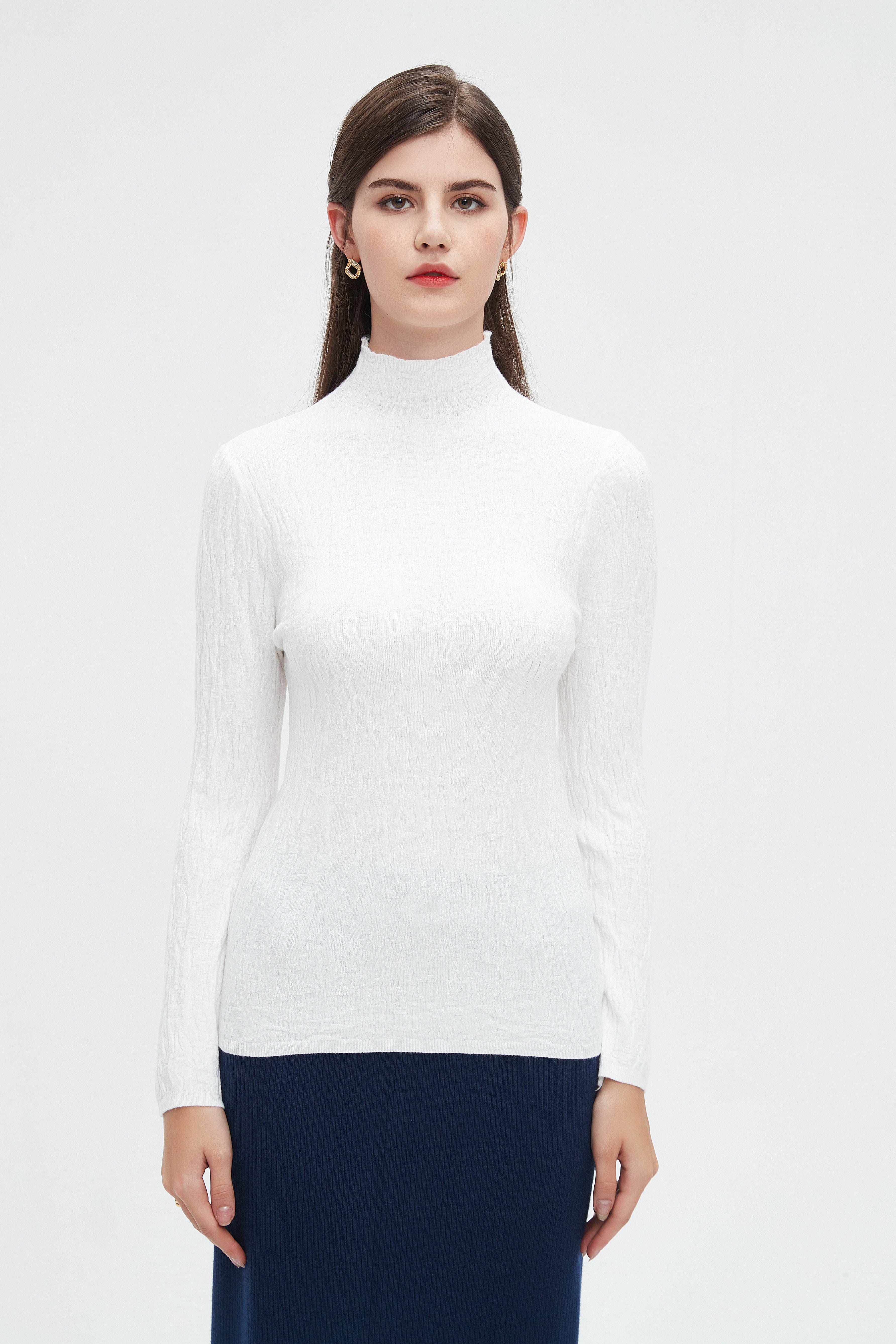 نتشي بلوزة نسائية بأكمام طويلة ورقبه عاليه