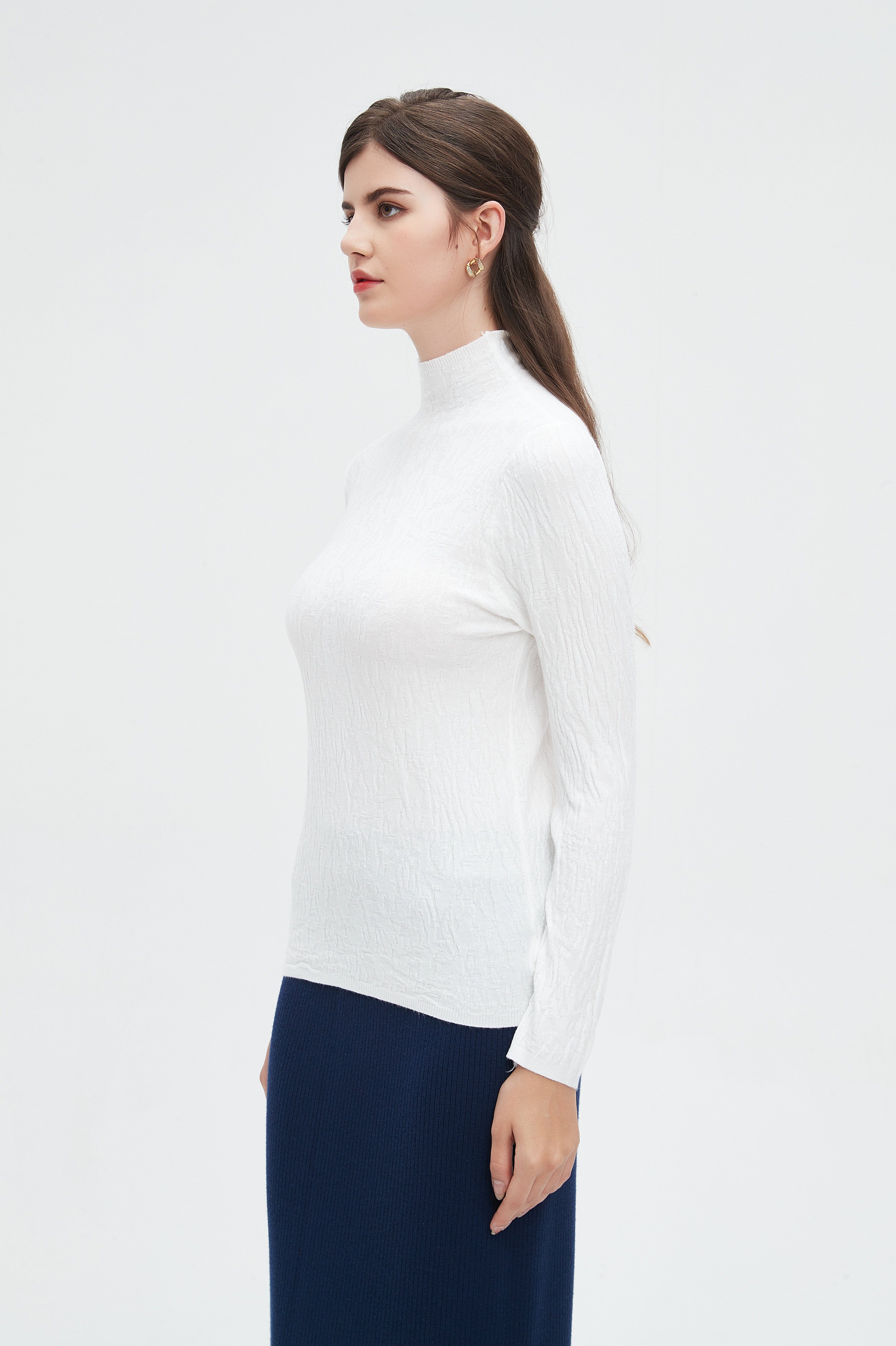 نتشي بلوزة نسائية بأكمام طويلة ورقبه عاليه