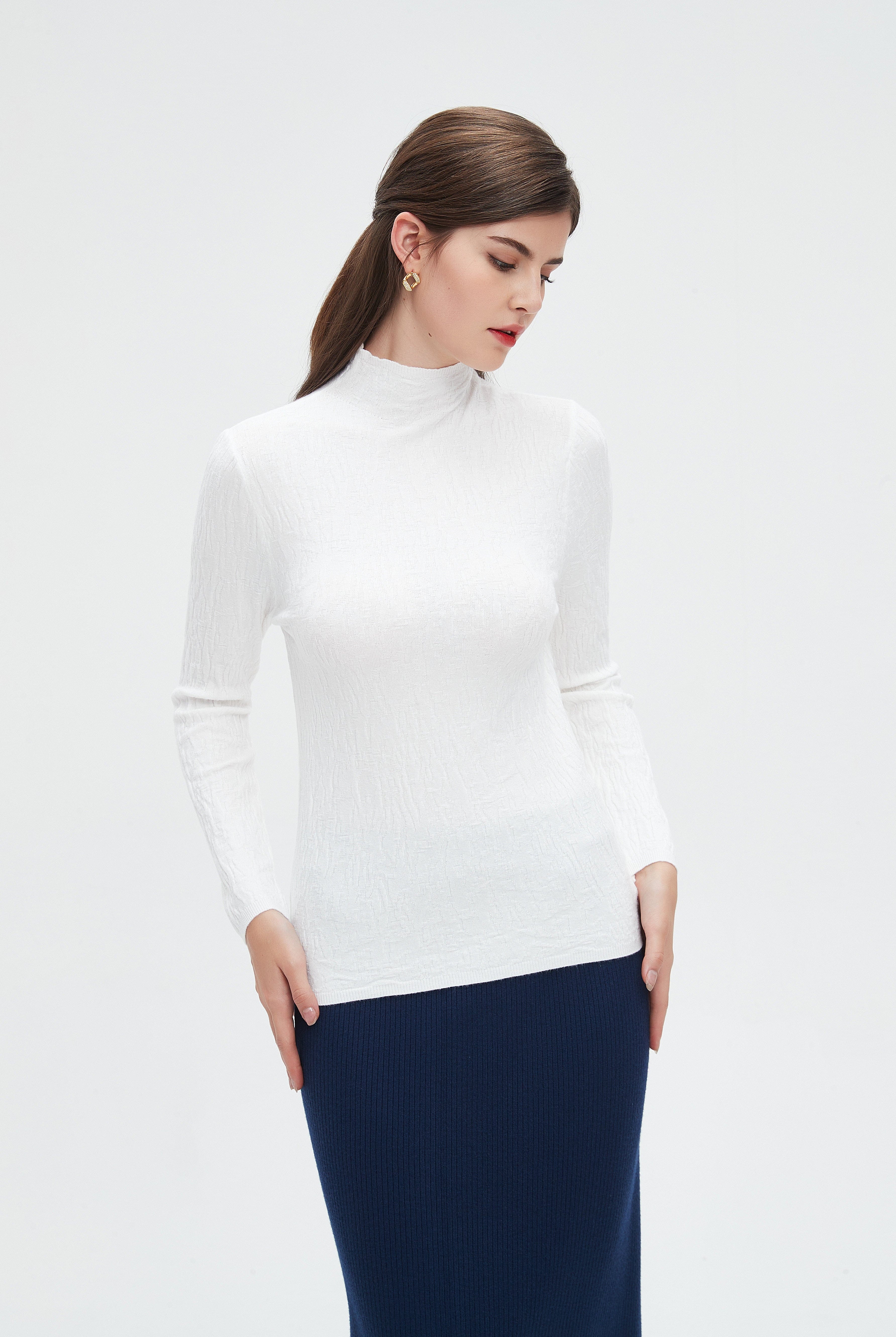 نتشي بلوزة نسائية بأكمام طويلة ورقبه عاليه