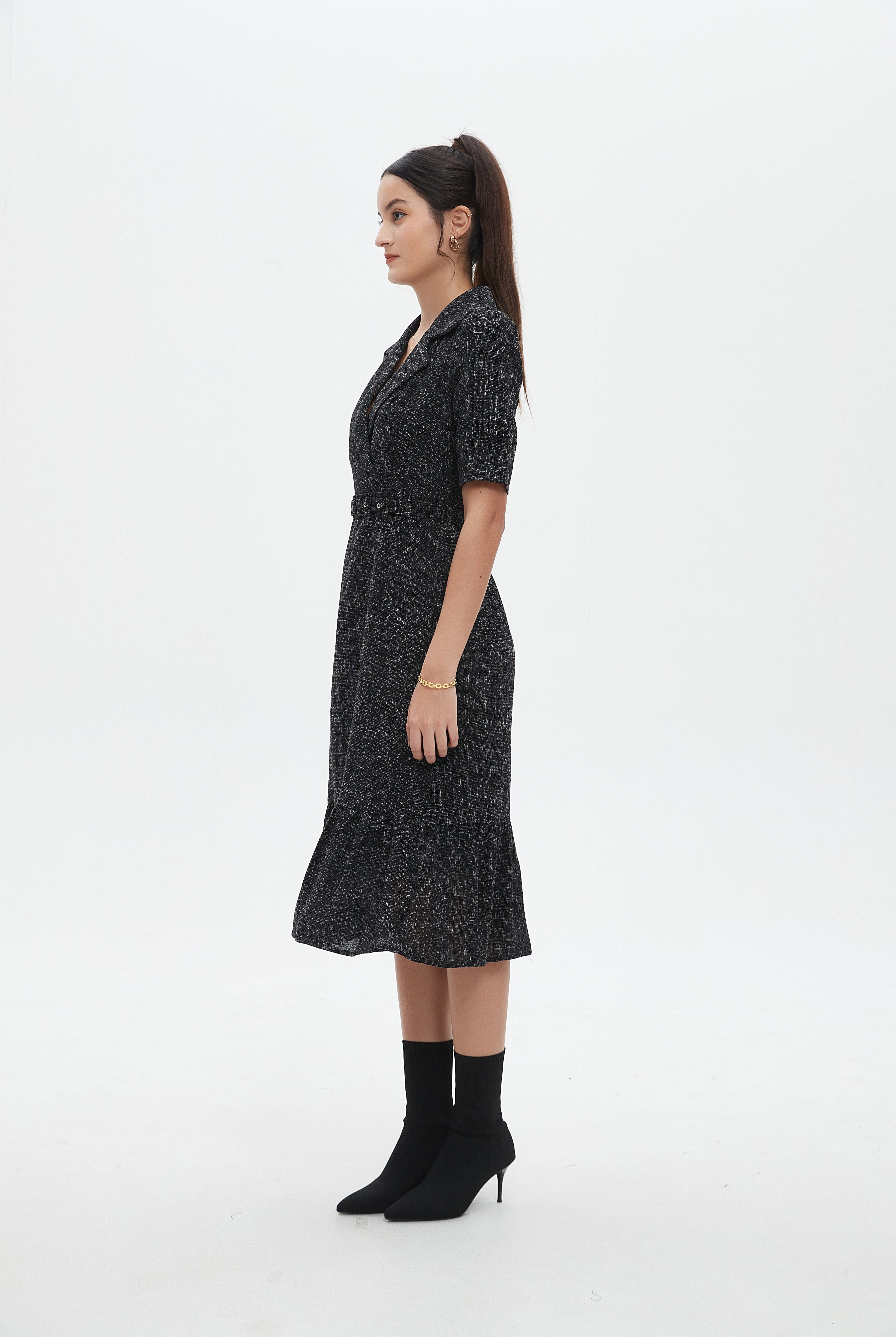 نتشي فستان نسائي نص كم بياقة وحزام على الخصر