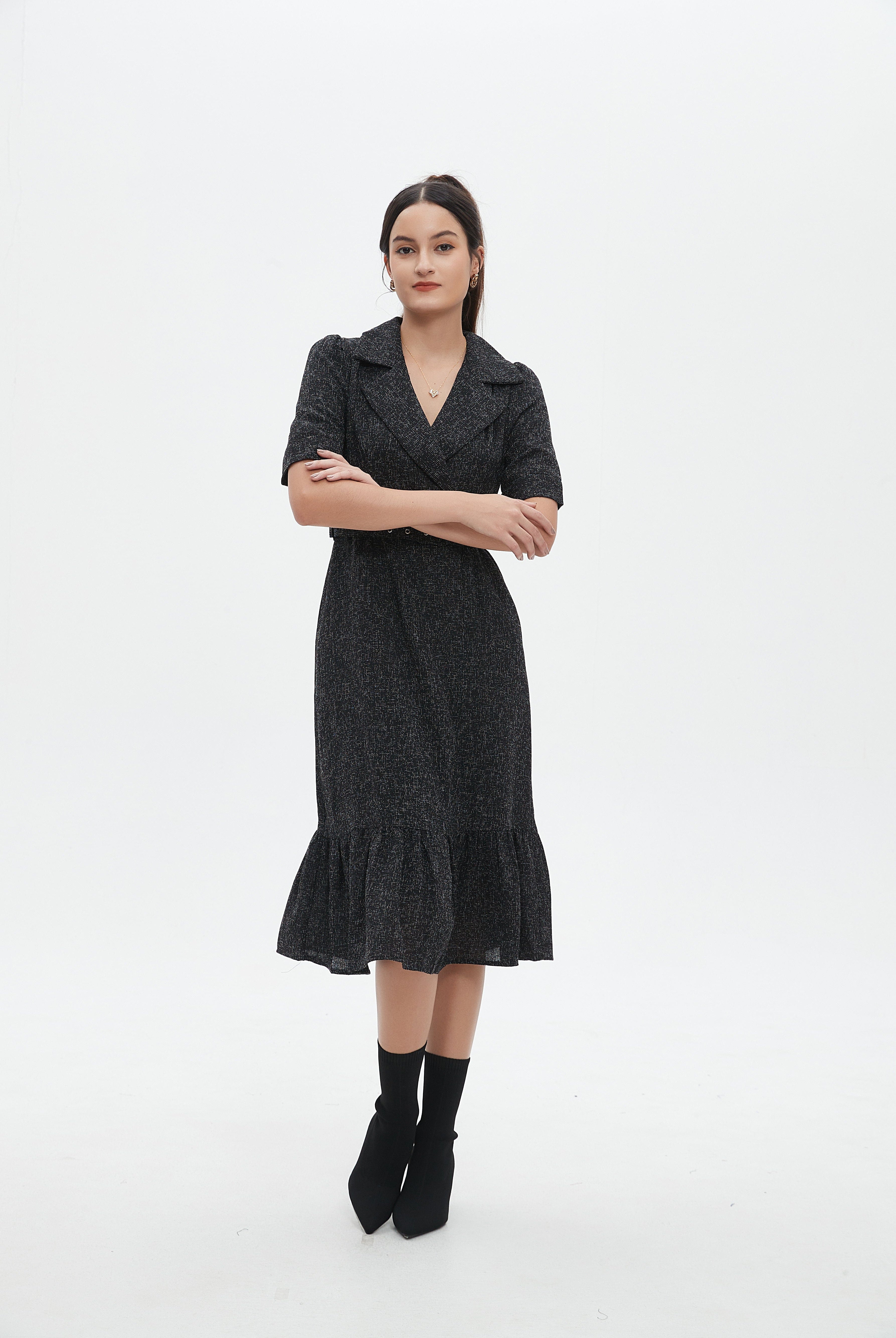 نتشي فستان نسائي نص كم بياقة وحزام على الخصر