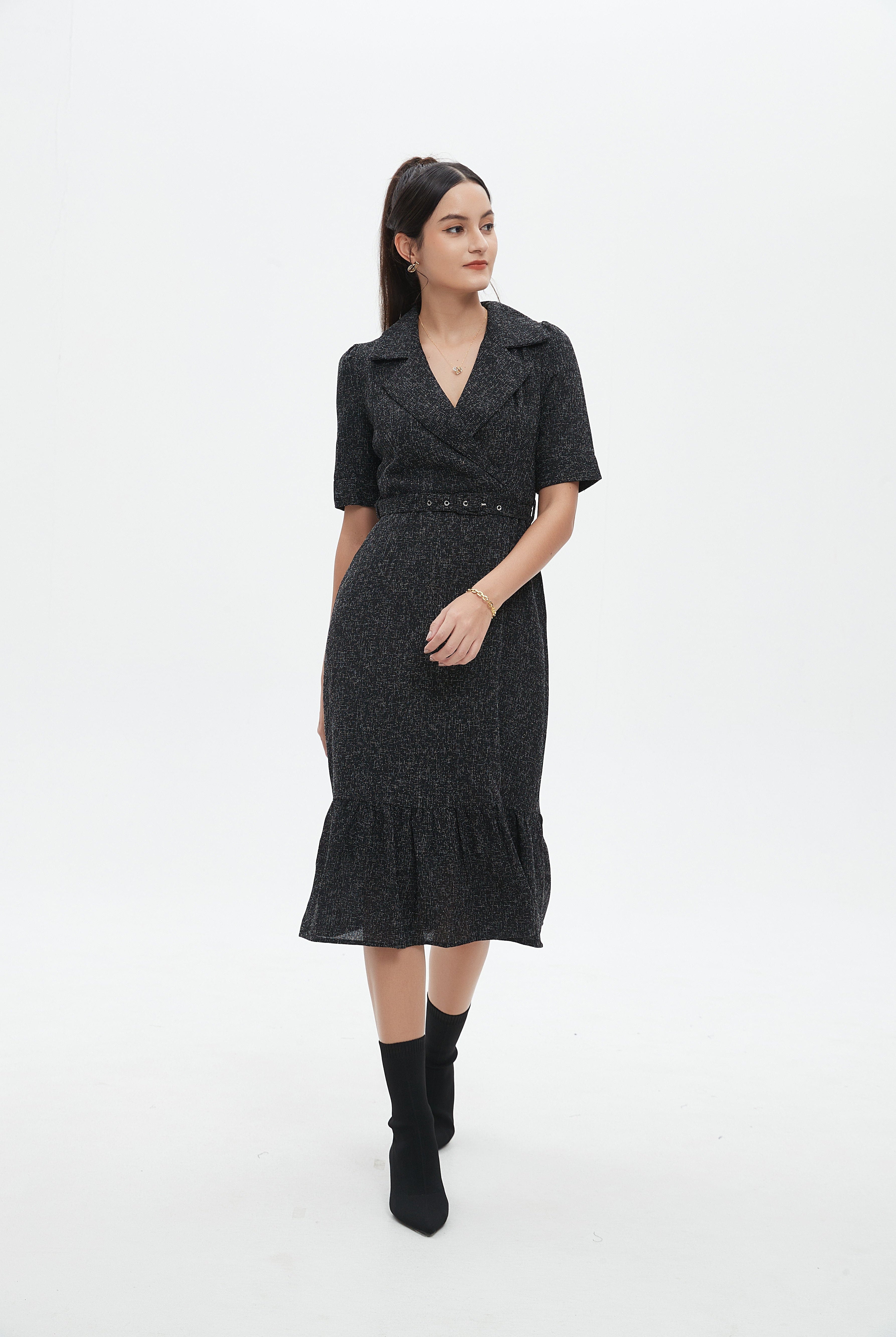 نتشي فستان نسائي نص كم بياقة وحزام على الخصر