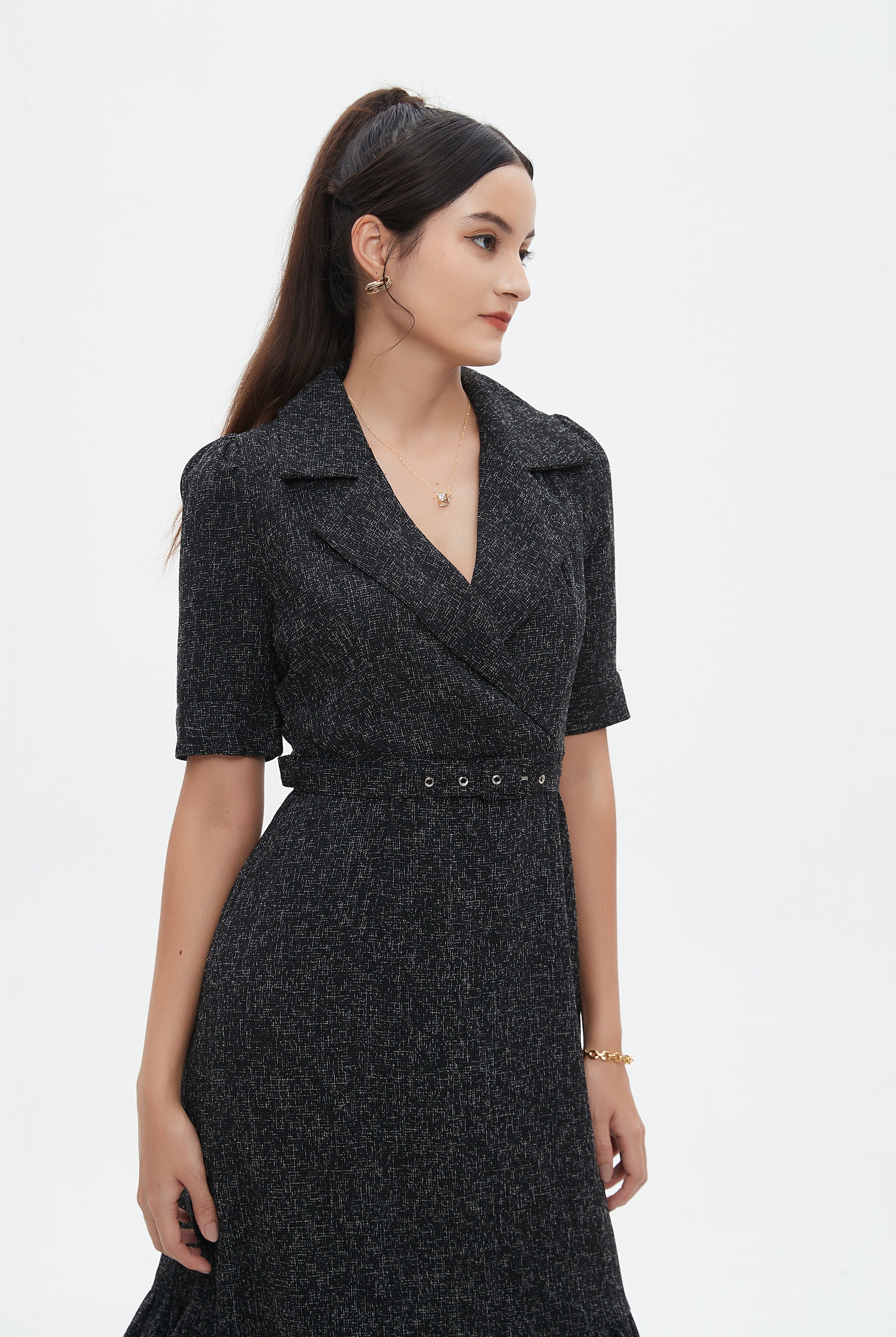 نتشي فستان نسائي نص كم بياقة وحزام على الخصر