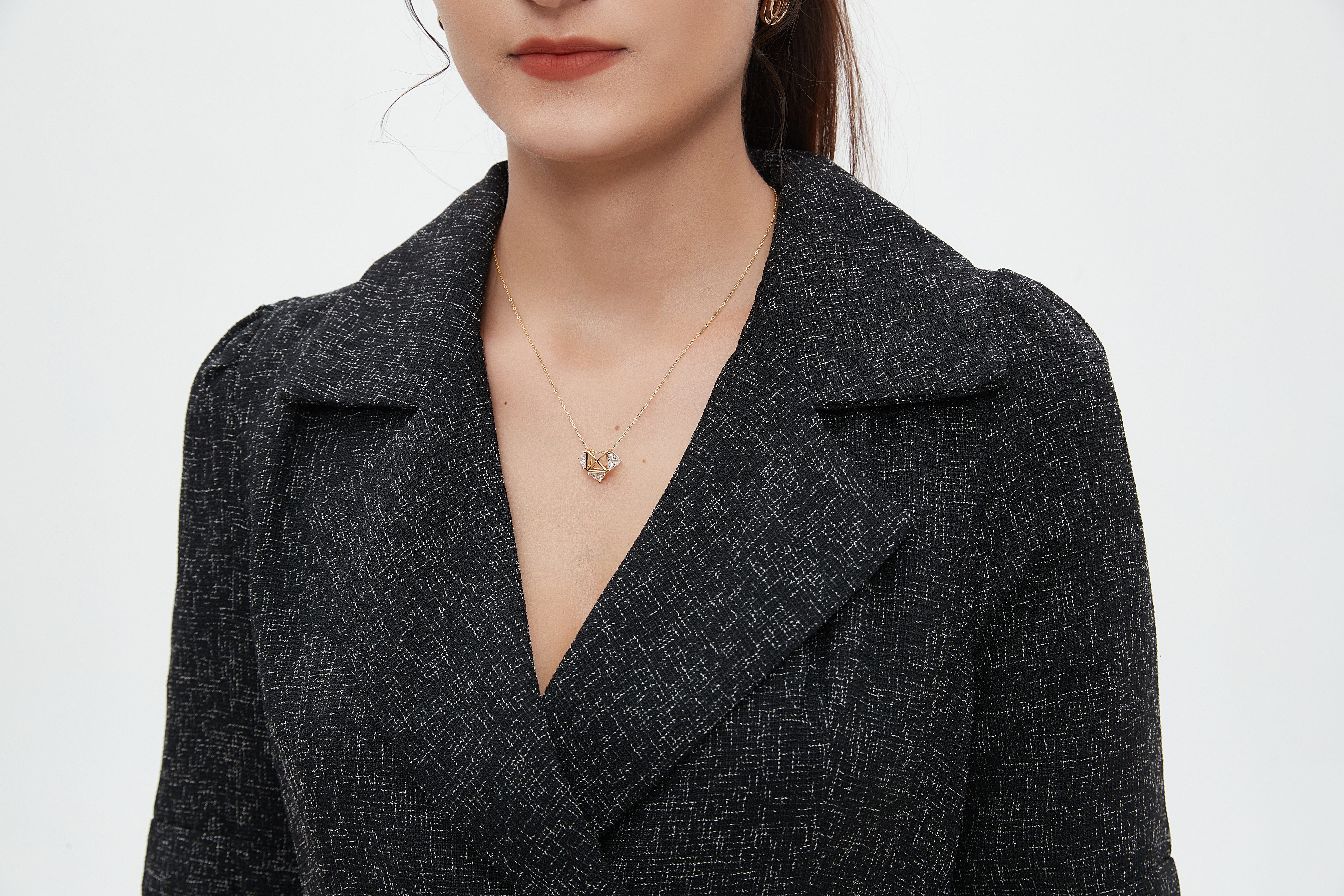 نتشي فستان نسائي نص كم بياقة وحزام على الخصر