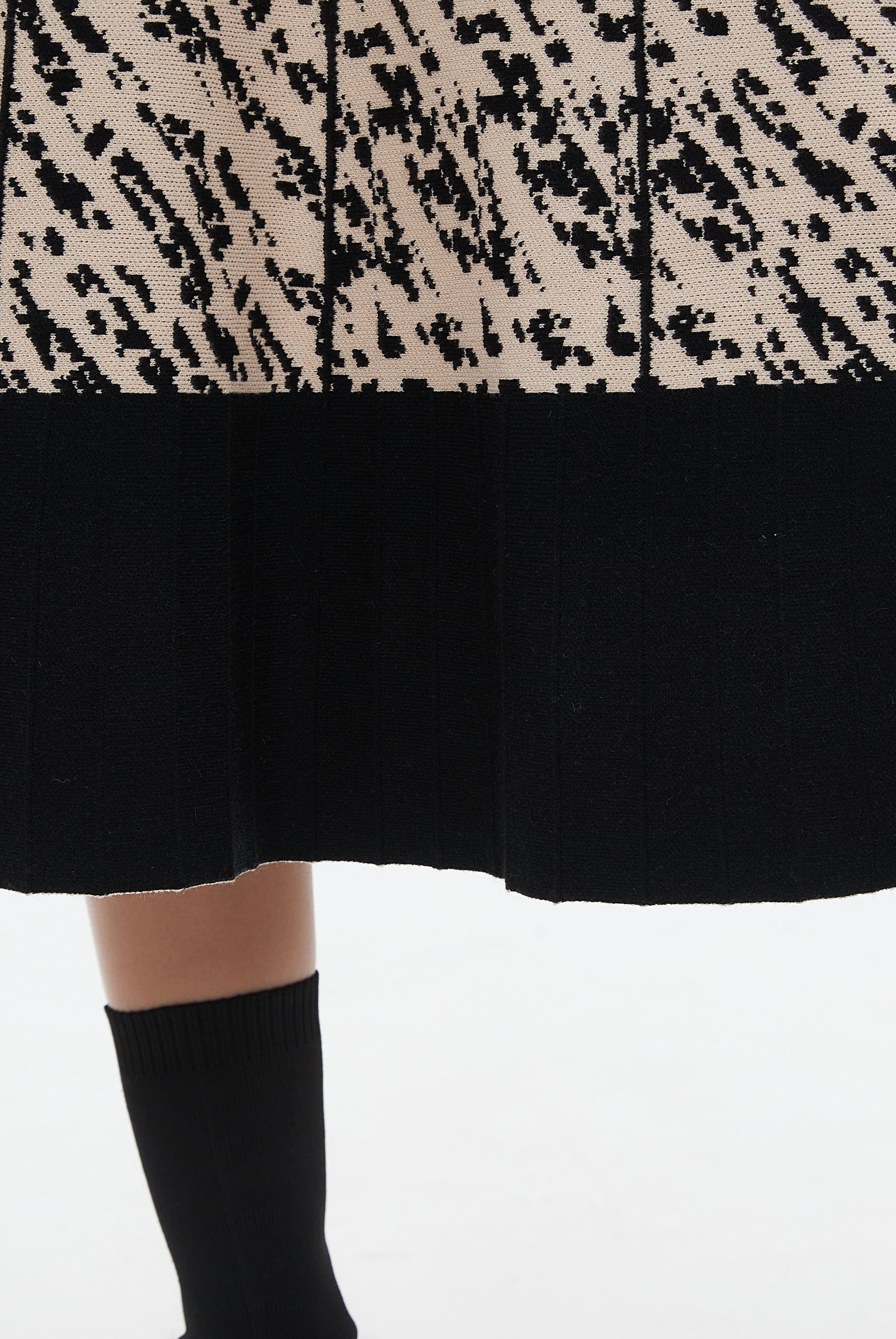 نتشي تنورة منقوشة ميدي واسعة نسائي