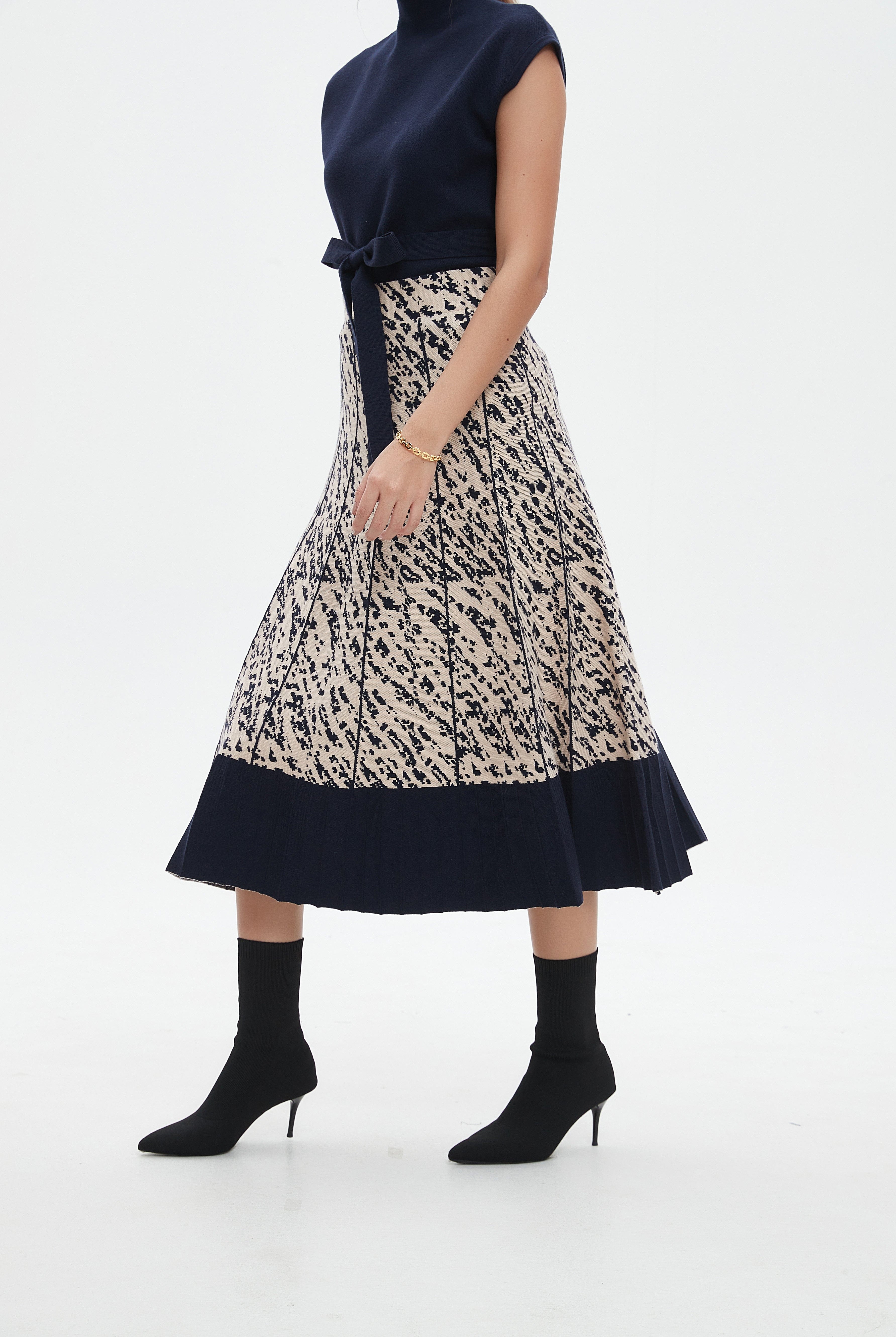 نتشي تنورة منقوشة ميدي واسعة نسائي