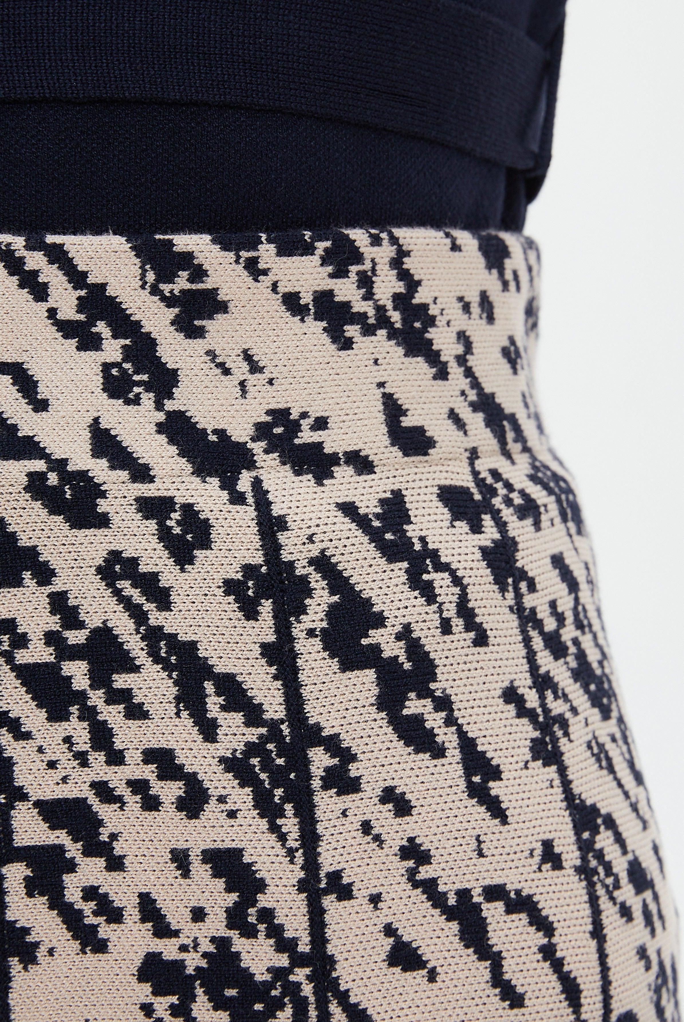 نتشي تنورة منقوشة ميدي واسعة نسائي