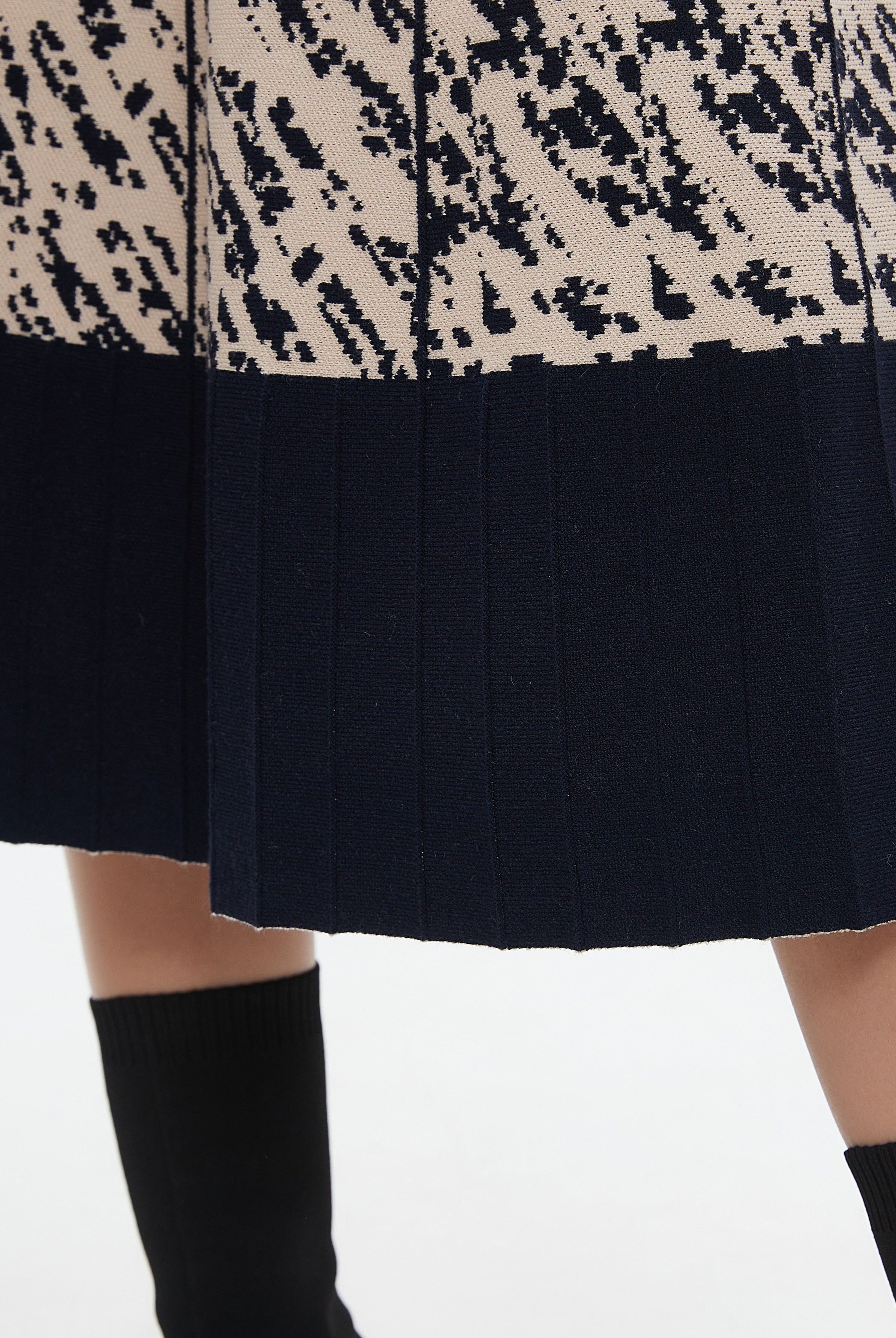 نتشي تنورة منقوشة ميدي واسعة نسائي