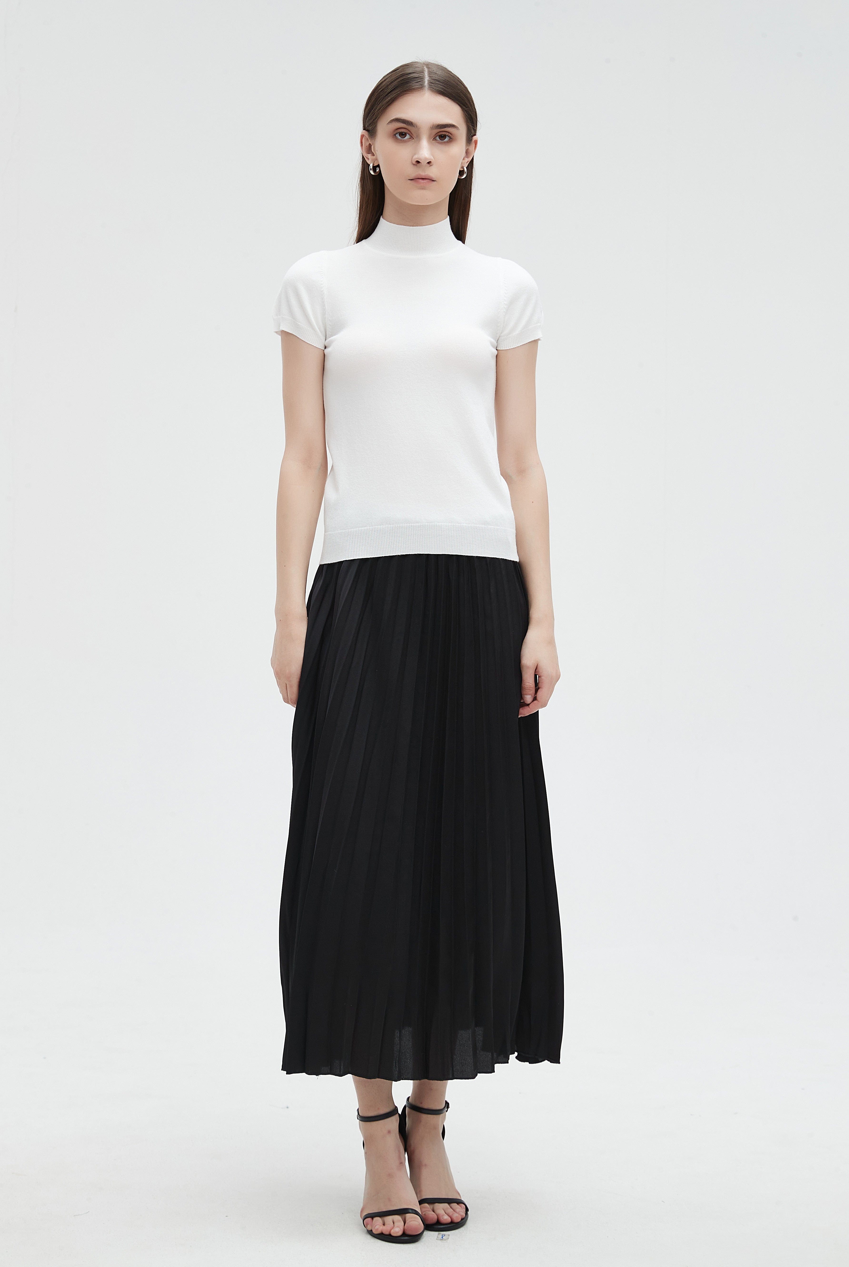 ميكا بلوزة سادة نص كم برقبة مرتفعة نسائي