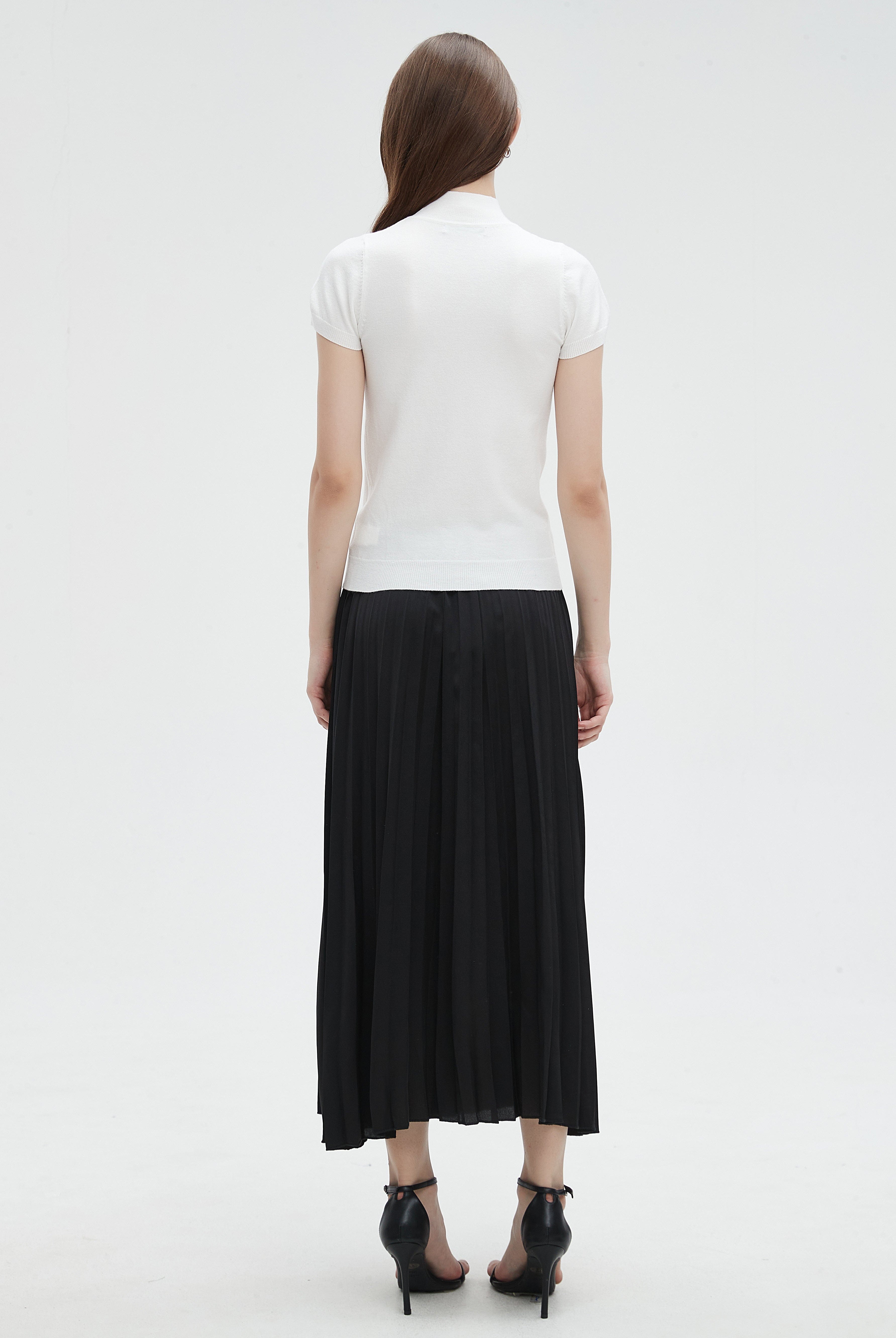 ميكا بلوزة سادة نص كم برقبة مرتفعة نسائي