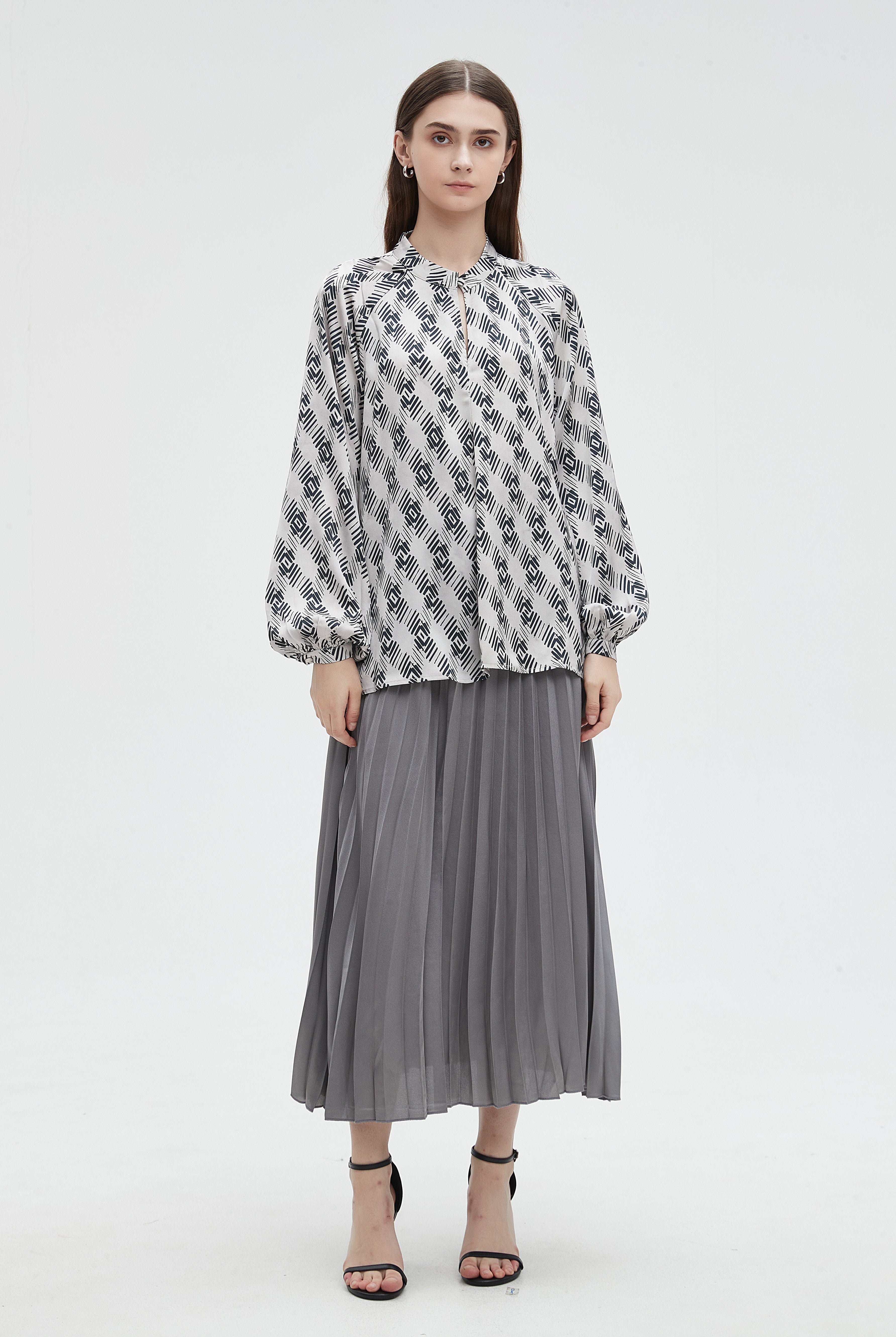 ميكا بلوزة نسائية بكم فانوس طويل