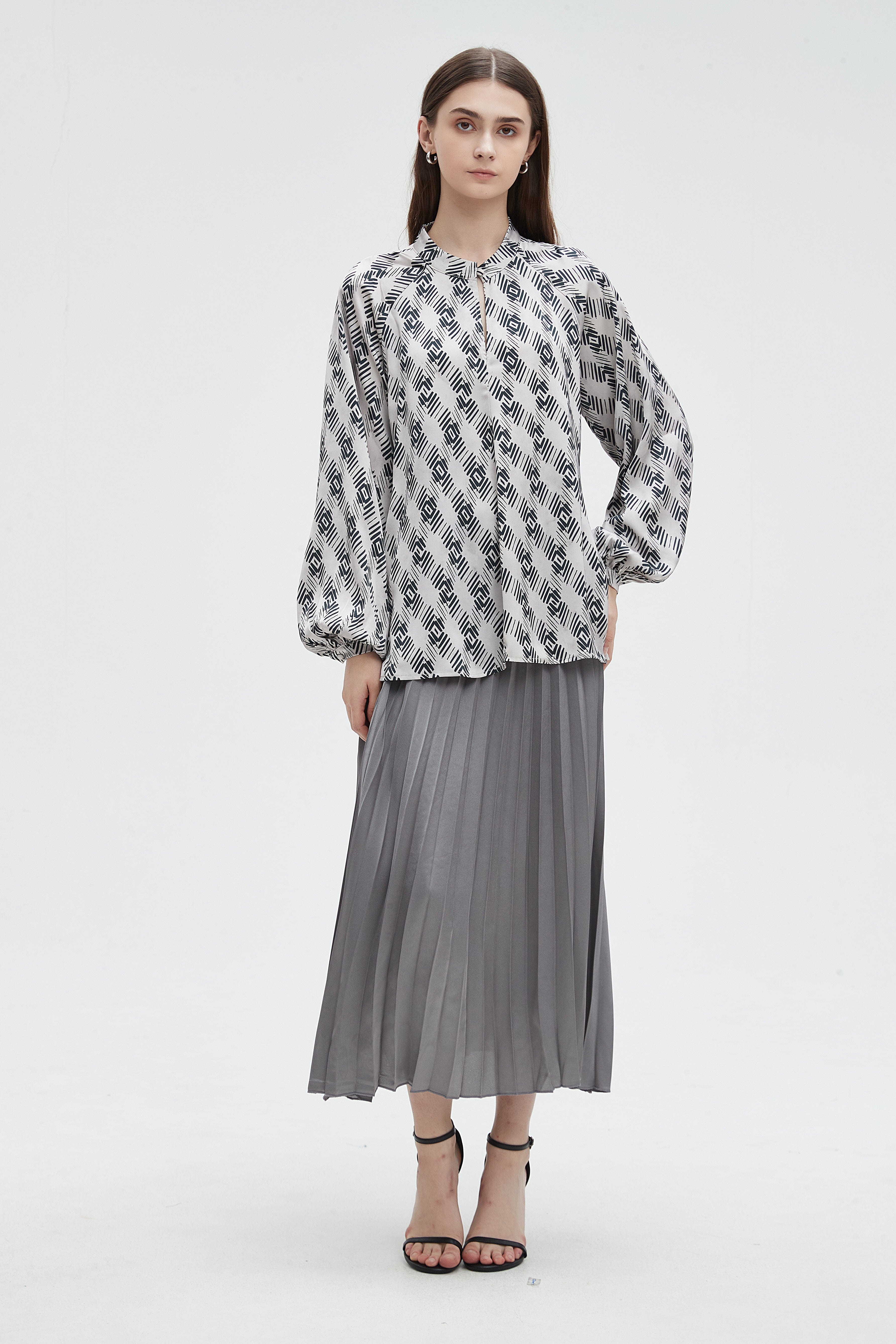 ู
ููุง ุจููุฒุฉ ูุณุงุฆูุฉ ุจูู
ูุงููุณ ุทููู