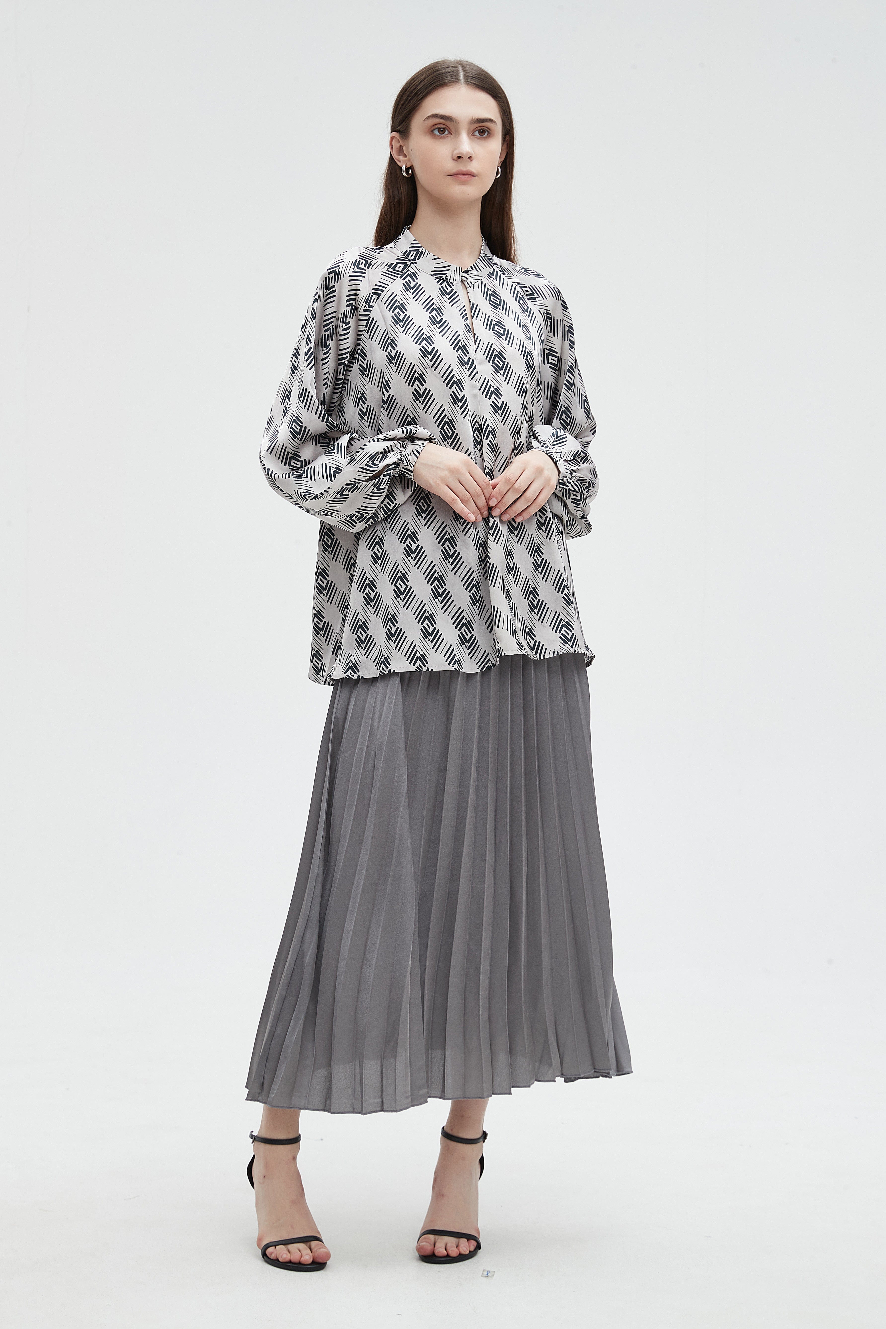 ู
ููุง ุจููุฒุฉ ูุณุงุฆูุฉ ุจูู
ูุงููุณ ุทููู