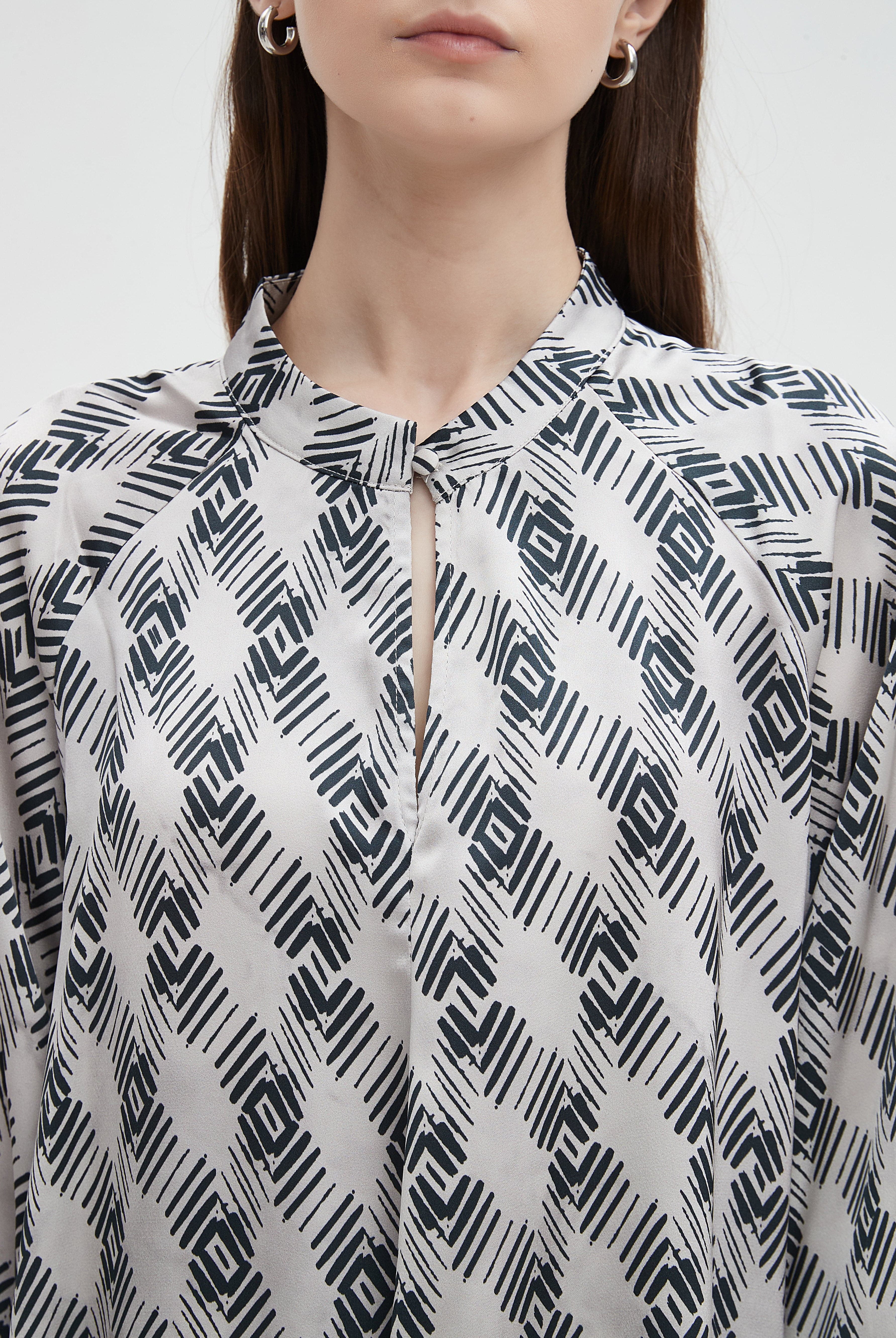 ميكا بلوزة نسائية بكم فانوس طويل