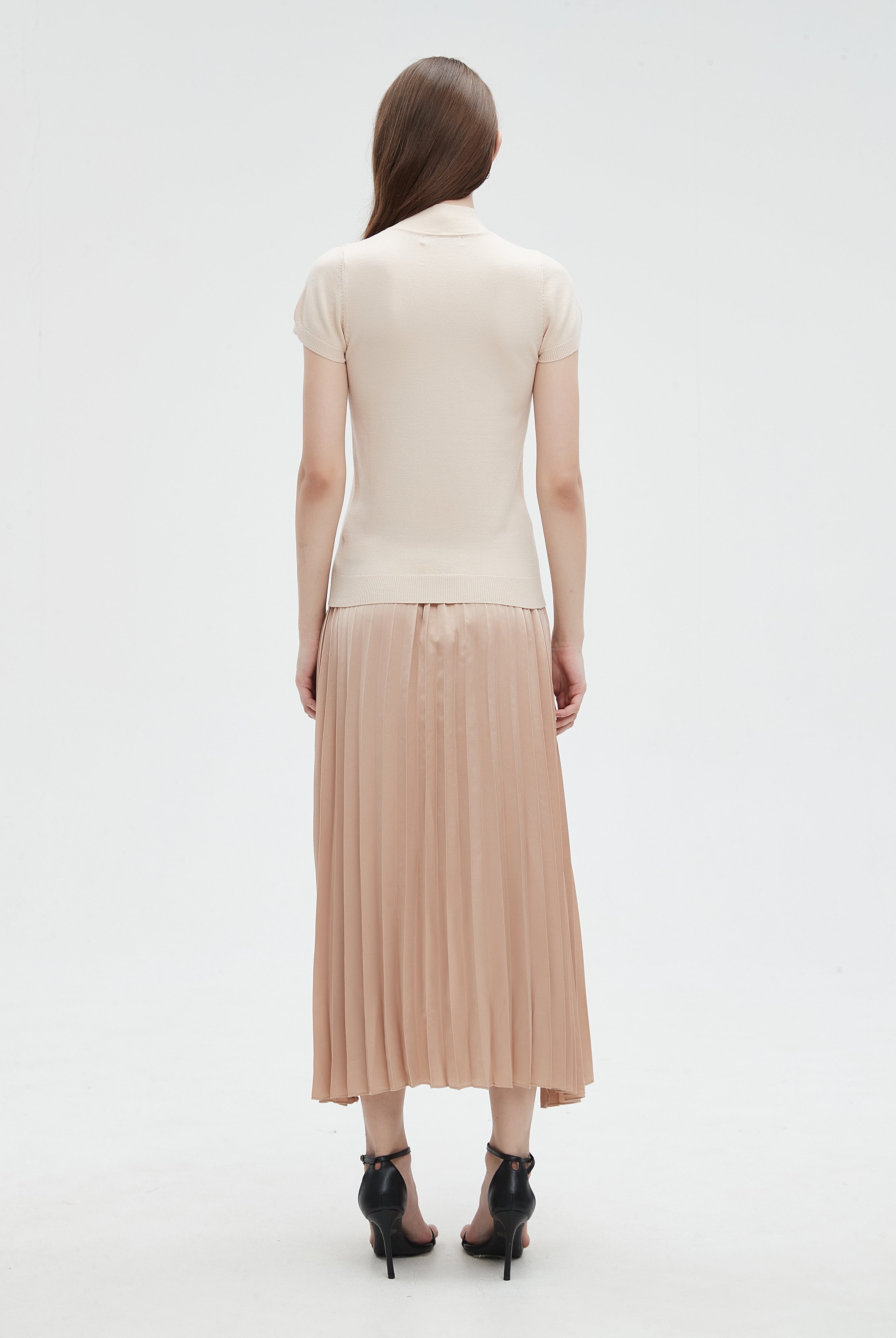 ميكا بلوزة سادة نص كم برقبة مرتفعة نسائي