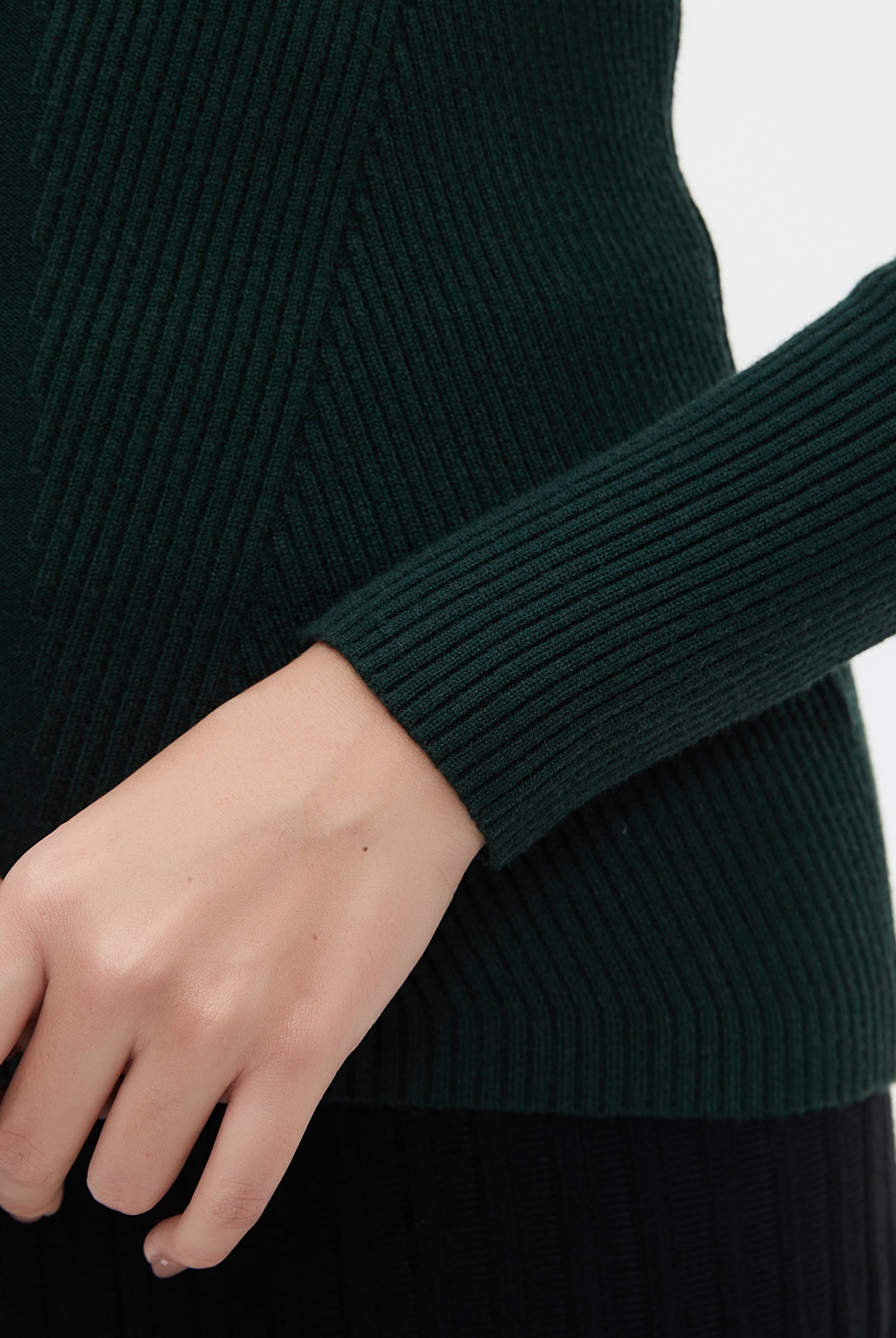 نتشي بلوفر مخطط كم طويل برقبة مرتفعة نسائي