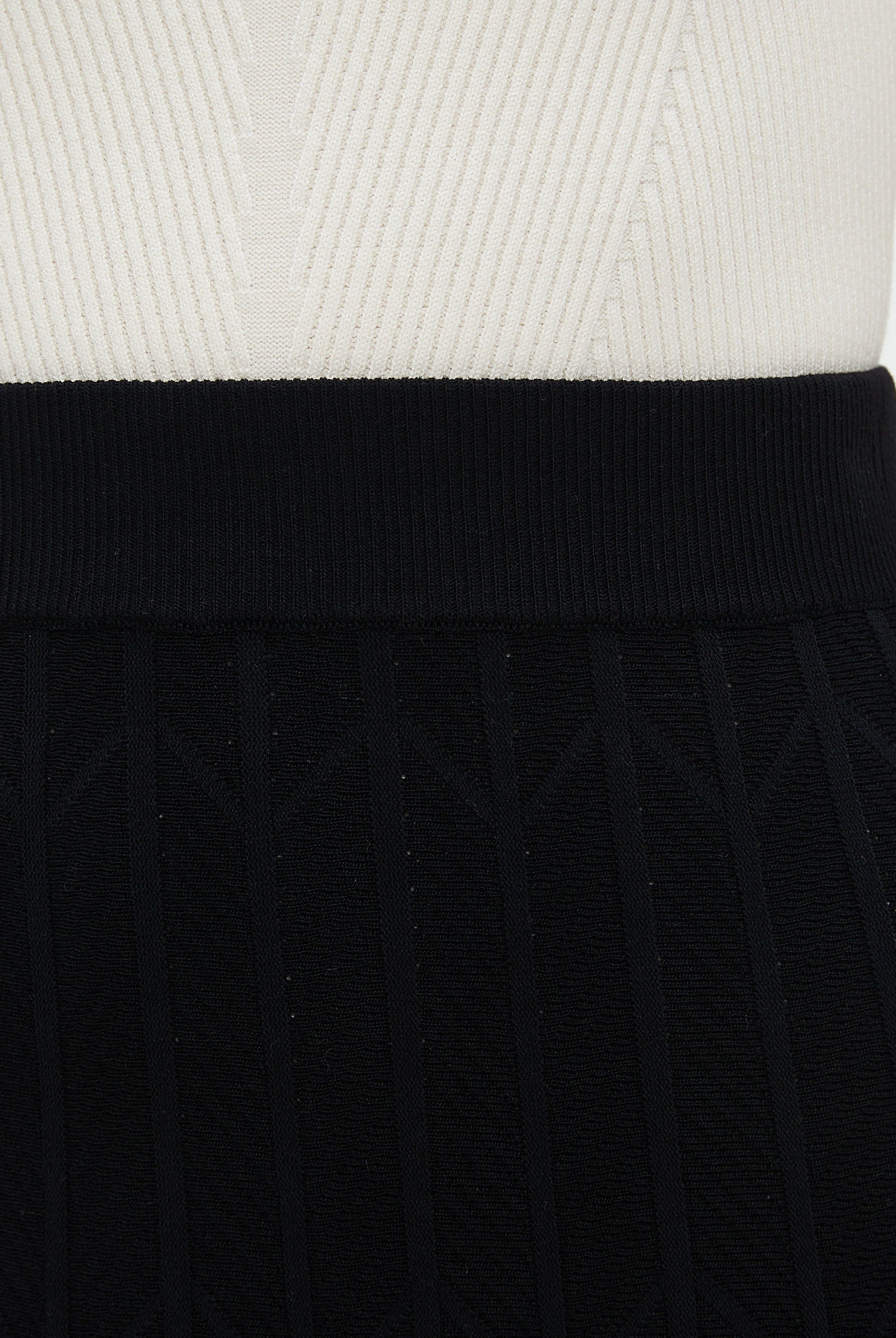 نتشي تنورة ميدي نسائية مضلعة بالطول