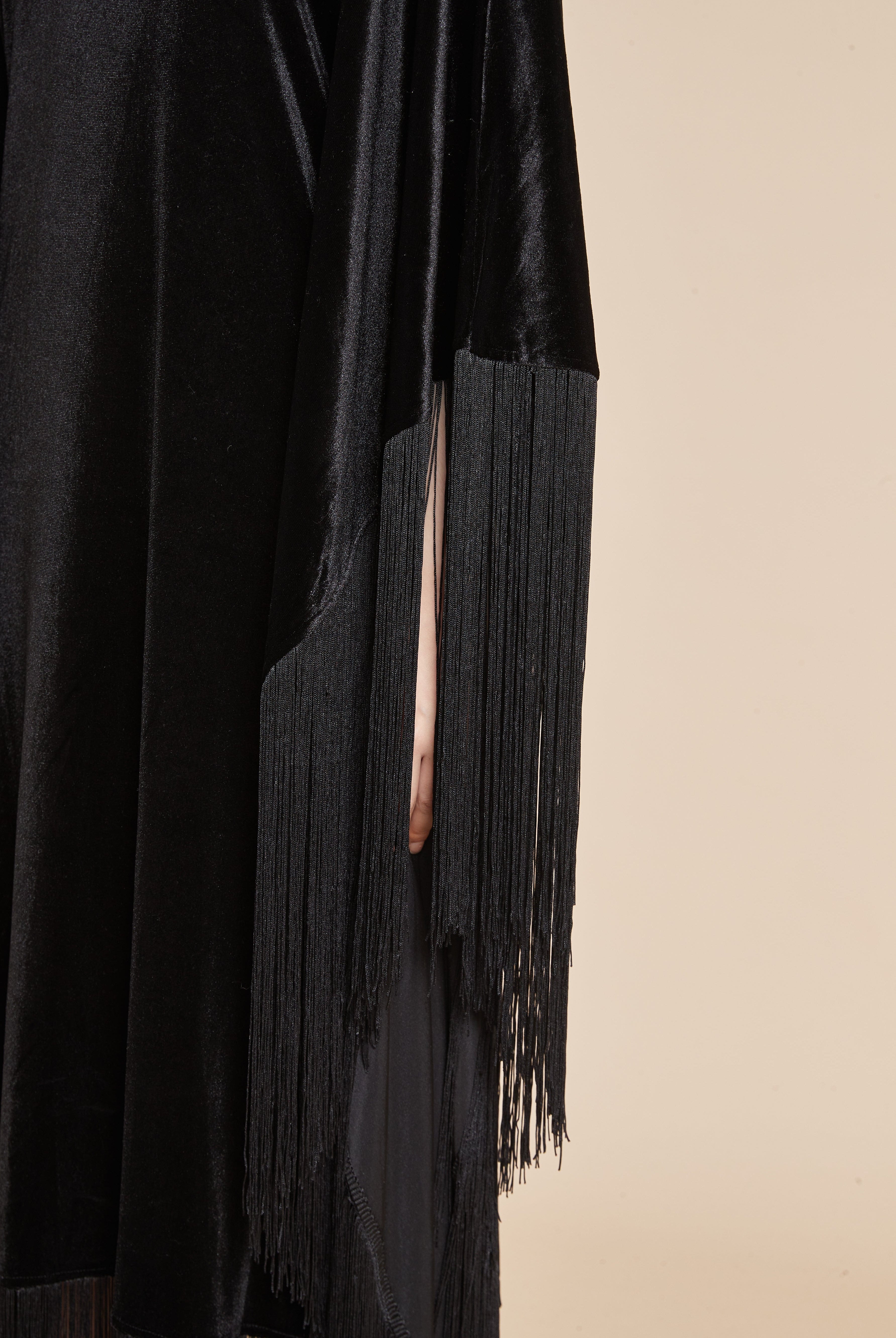 يولا فستان نسائي شتوى مخملي بقصة فراشة