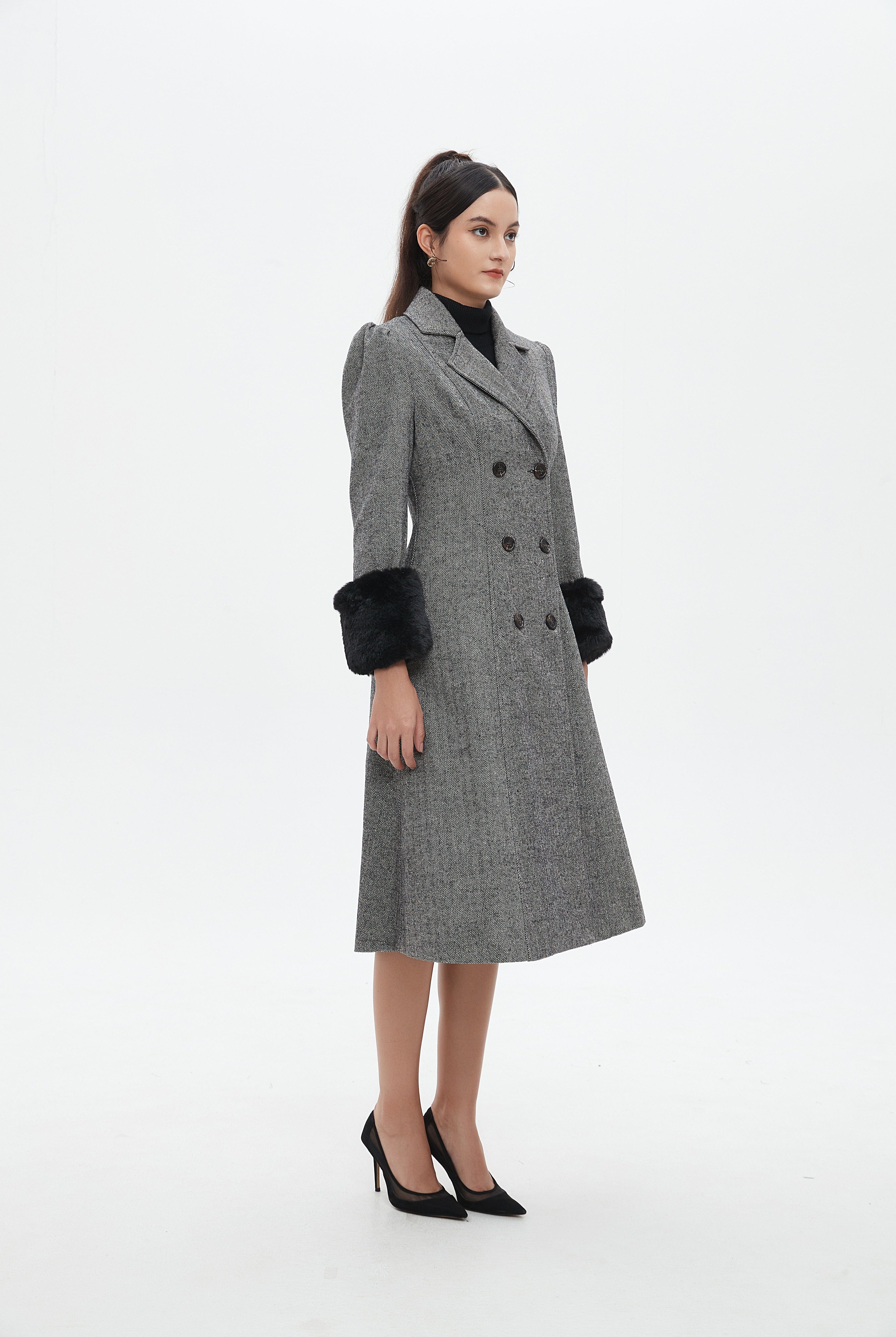 نتشي معطف بأكمام طويلة مزينة بفرو