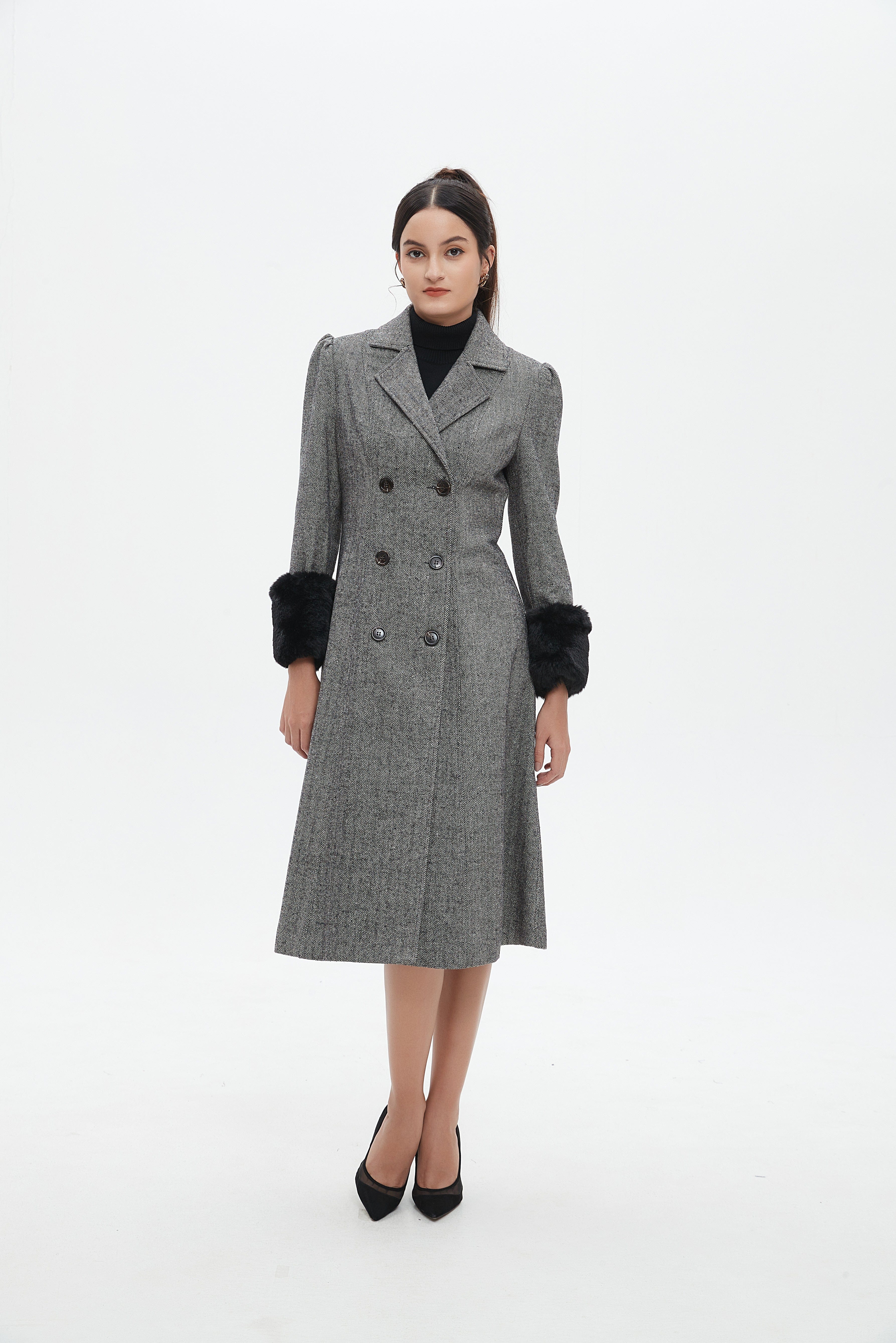 نتشي معطف بأكمام طويلة مزينة بفرو