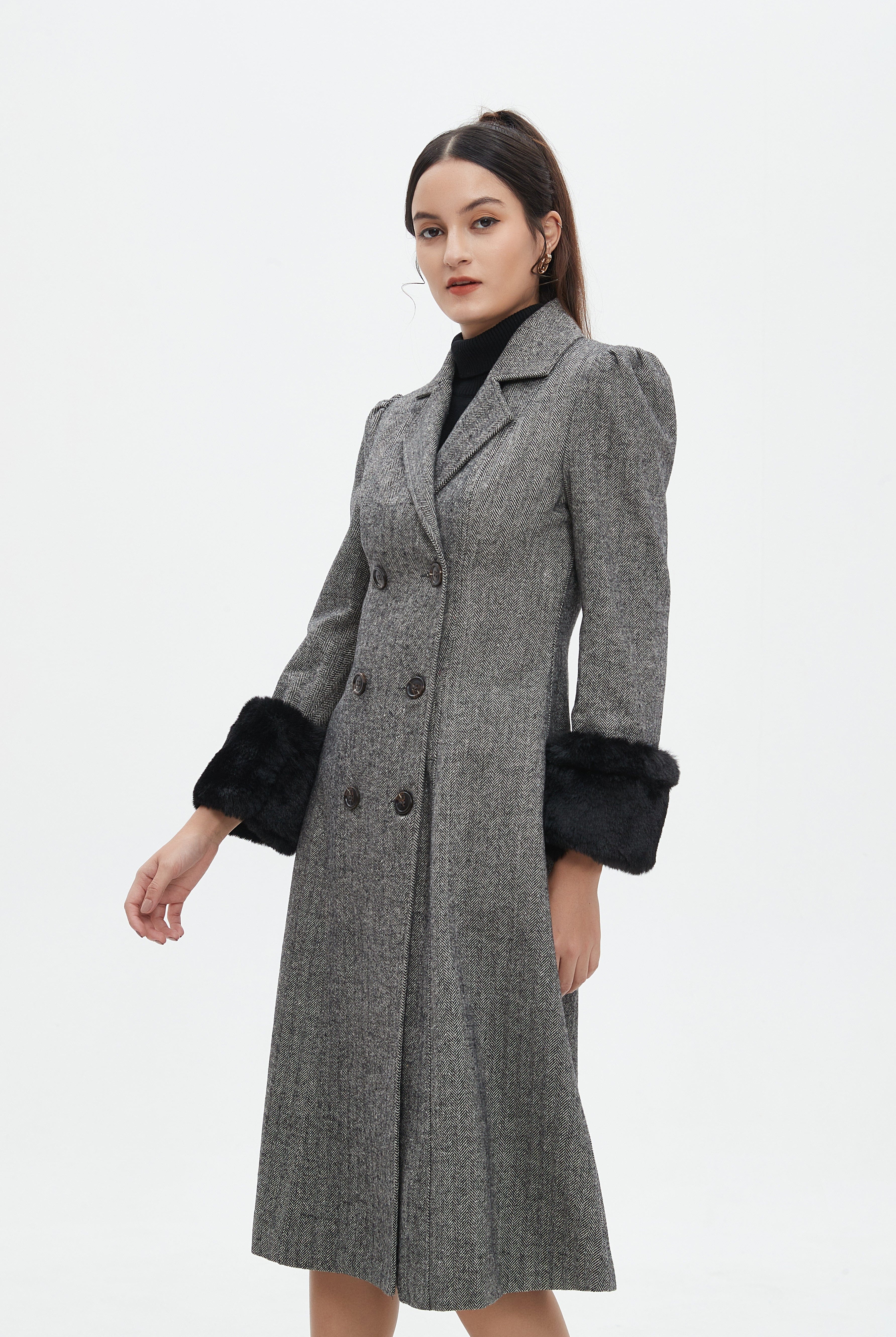 نتشي معطف بأكمام طويلة مزينة بفرو