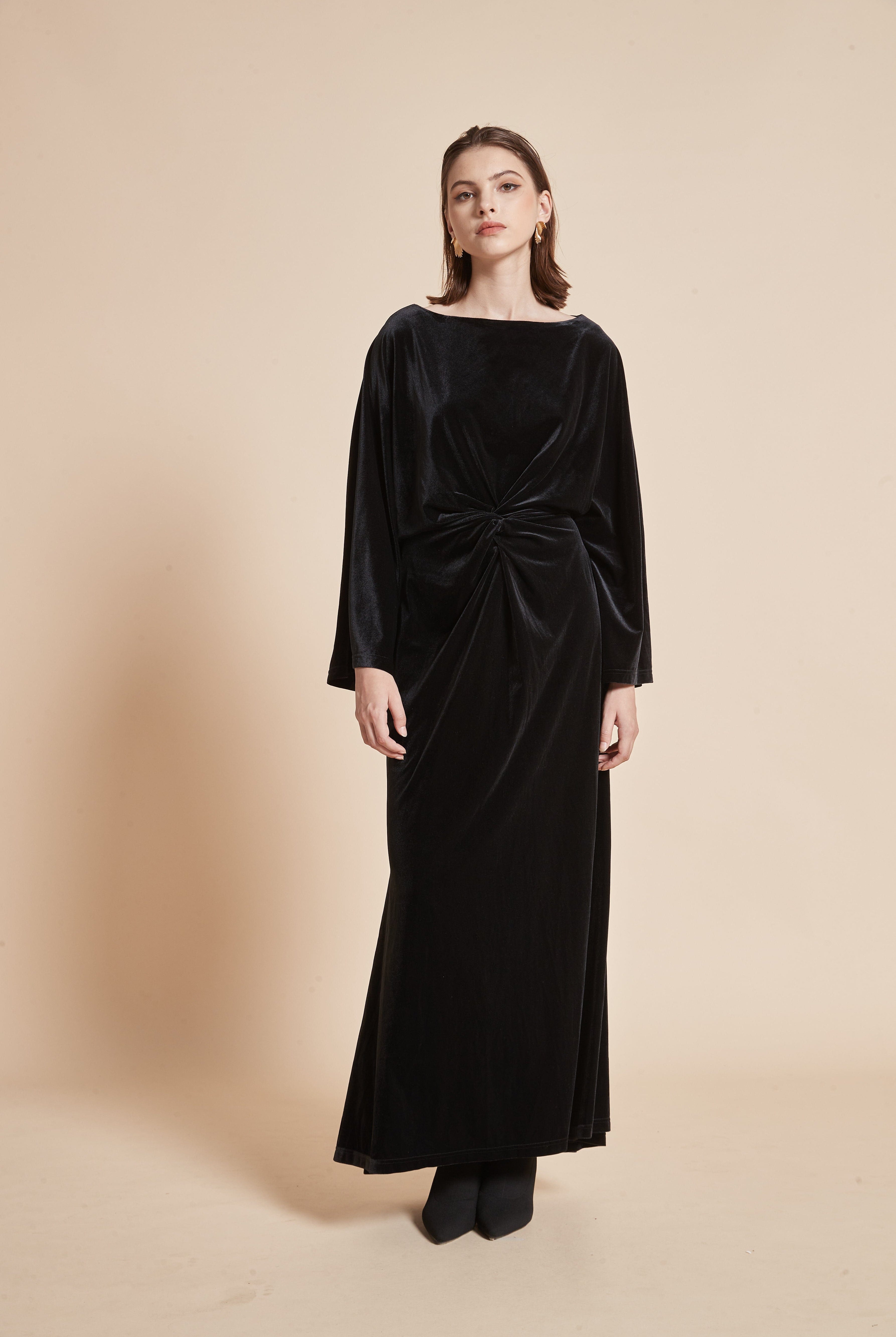 يولا فستان نسائي طويل مخملي بأكمام طويلة