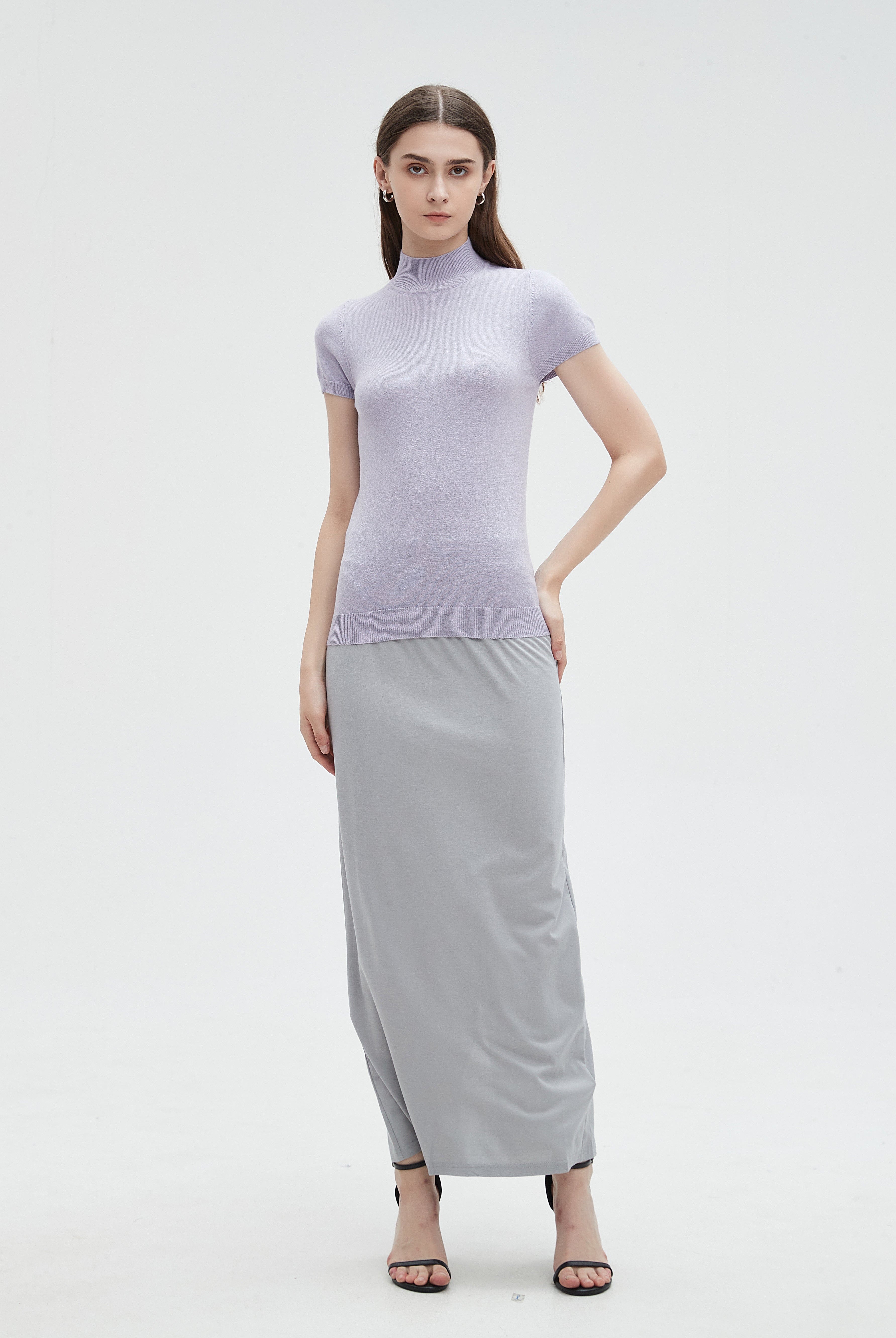 ميكا بلوزة سادة نص كم برقبة مرتفعة نسائي