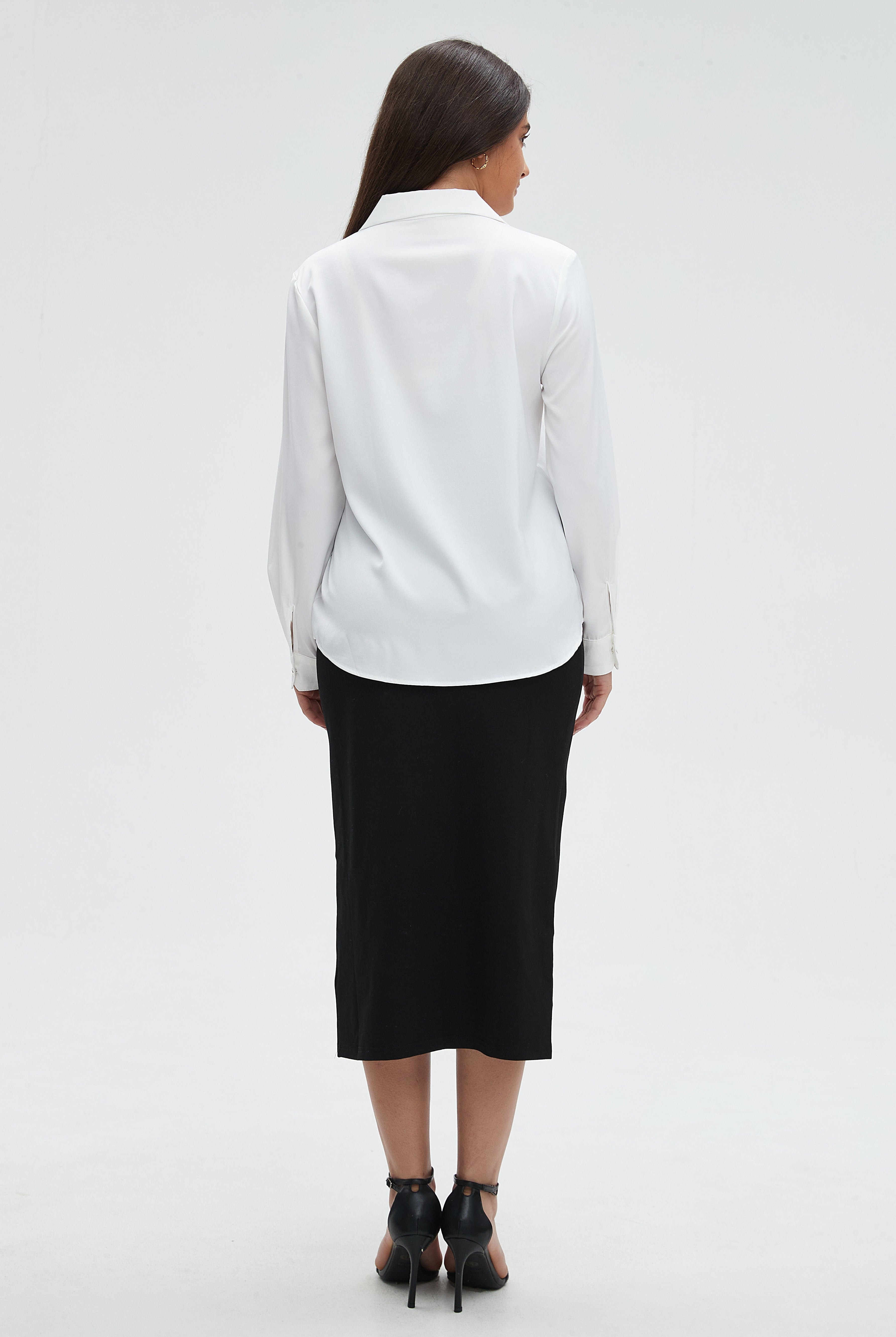 ميكا بلوزة نسائية سادة بكم طويل وفتحة عالرقبة