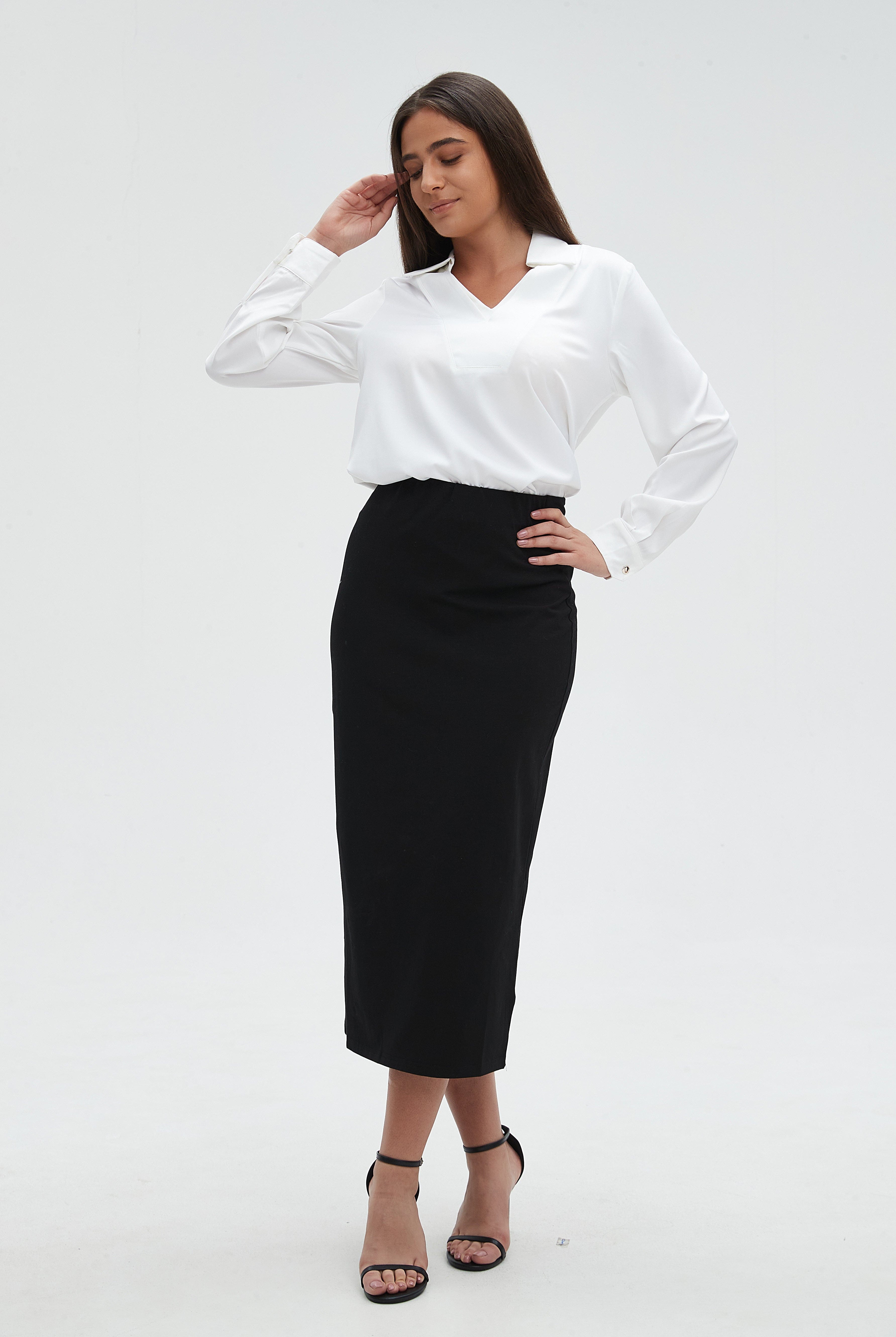 ميكا بلوزة نسائية سادة بكم طويل وفتحة عالرقبة