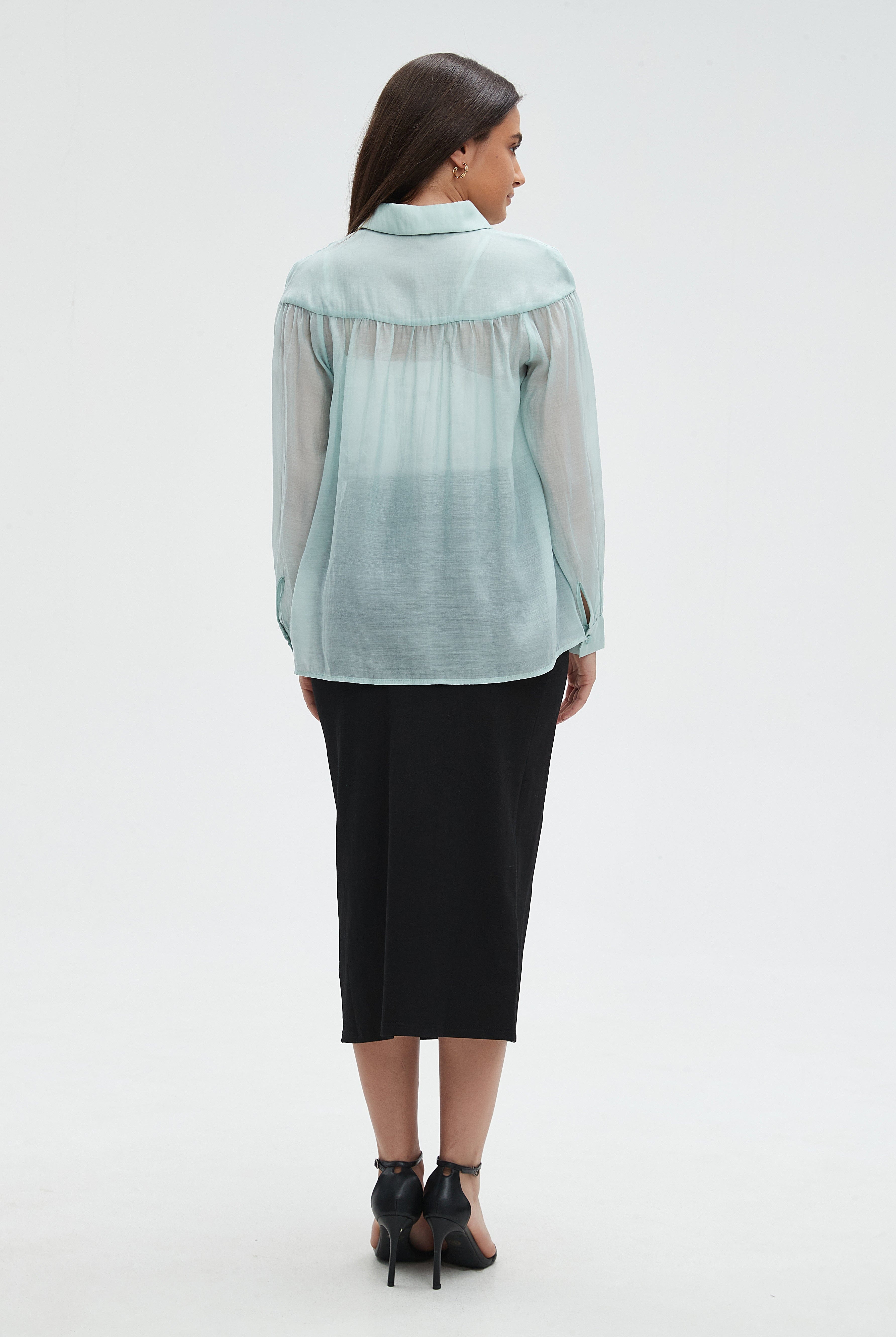 ميكا بلوزة نسائية كم طويل سادة بأزرار من الأمام