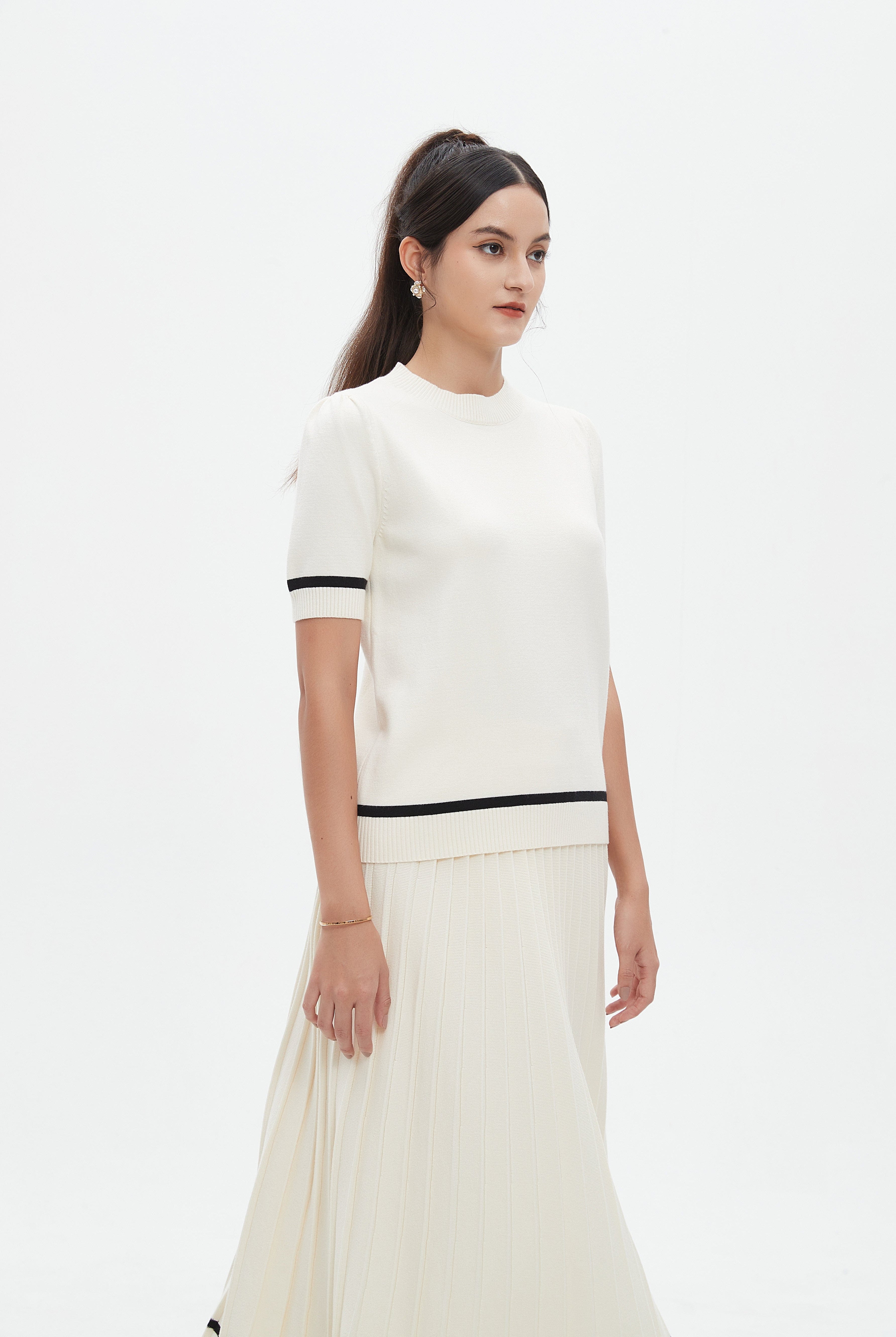 نتشي بلوزة نسائية طويلة نصف كم برقبة دائرية