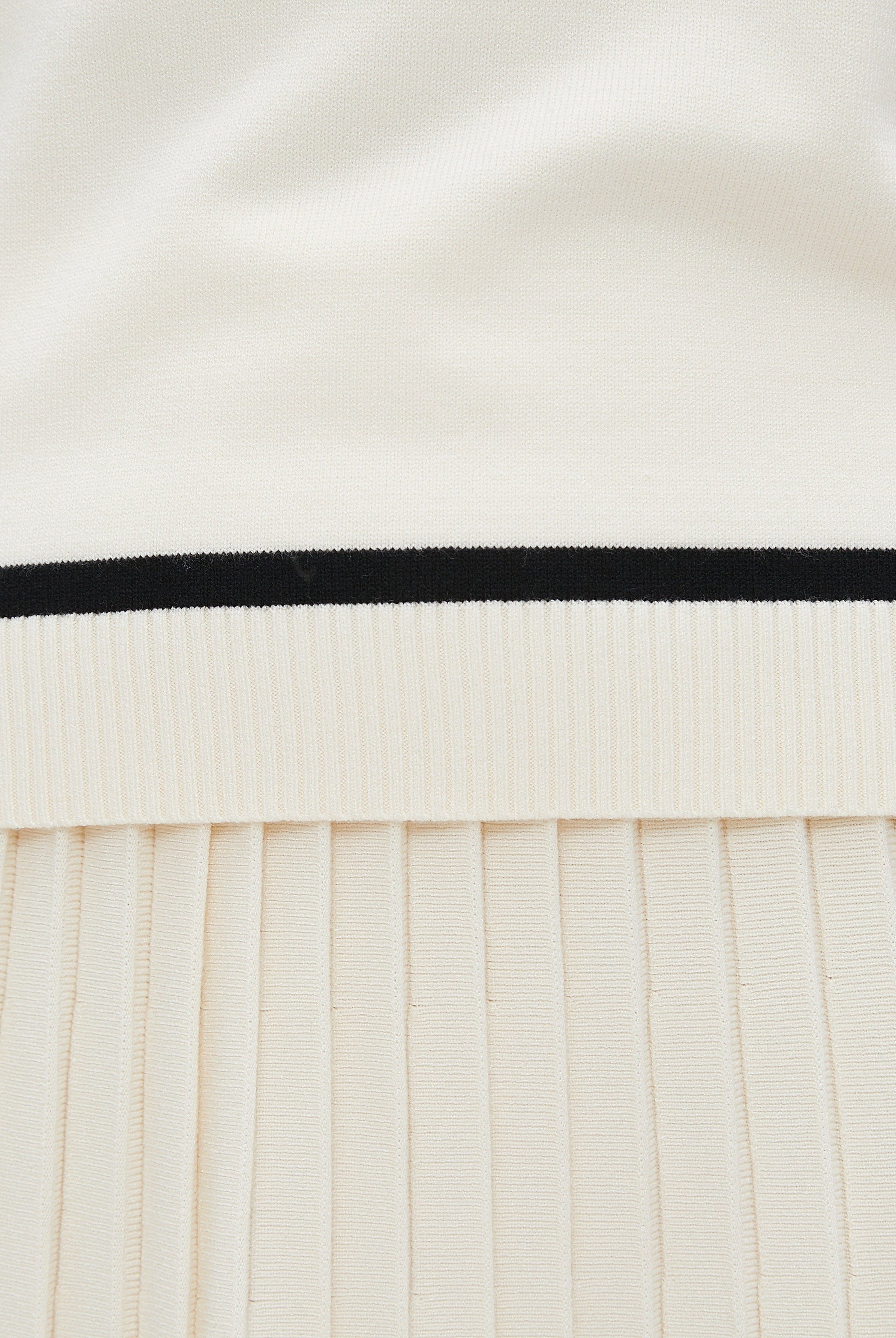 نتشي بلوزة نسائية طويلة نصف كم برقبة دائرية