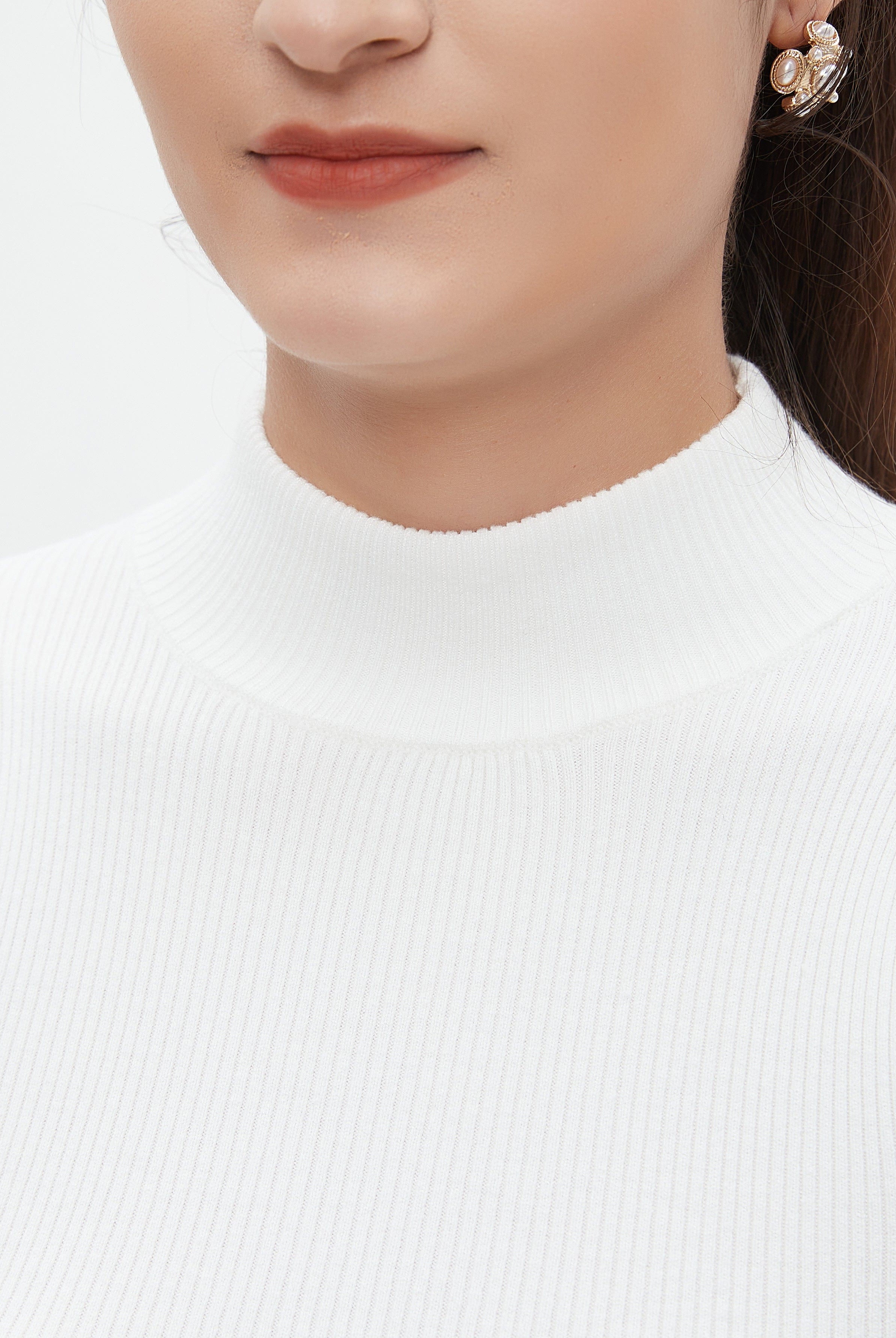 نتشي بلوزة مضلعة كم طويل برقبة مرتفعة نسائية