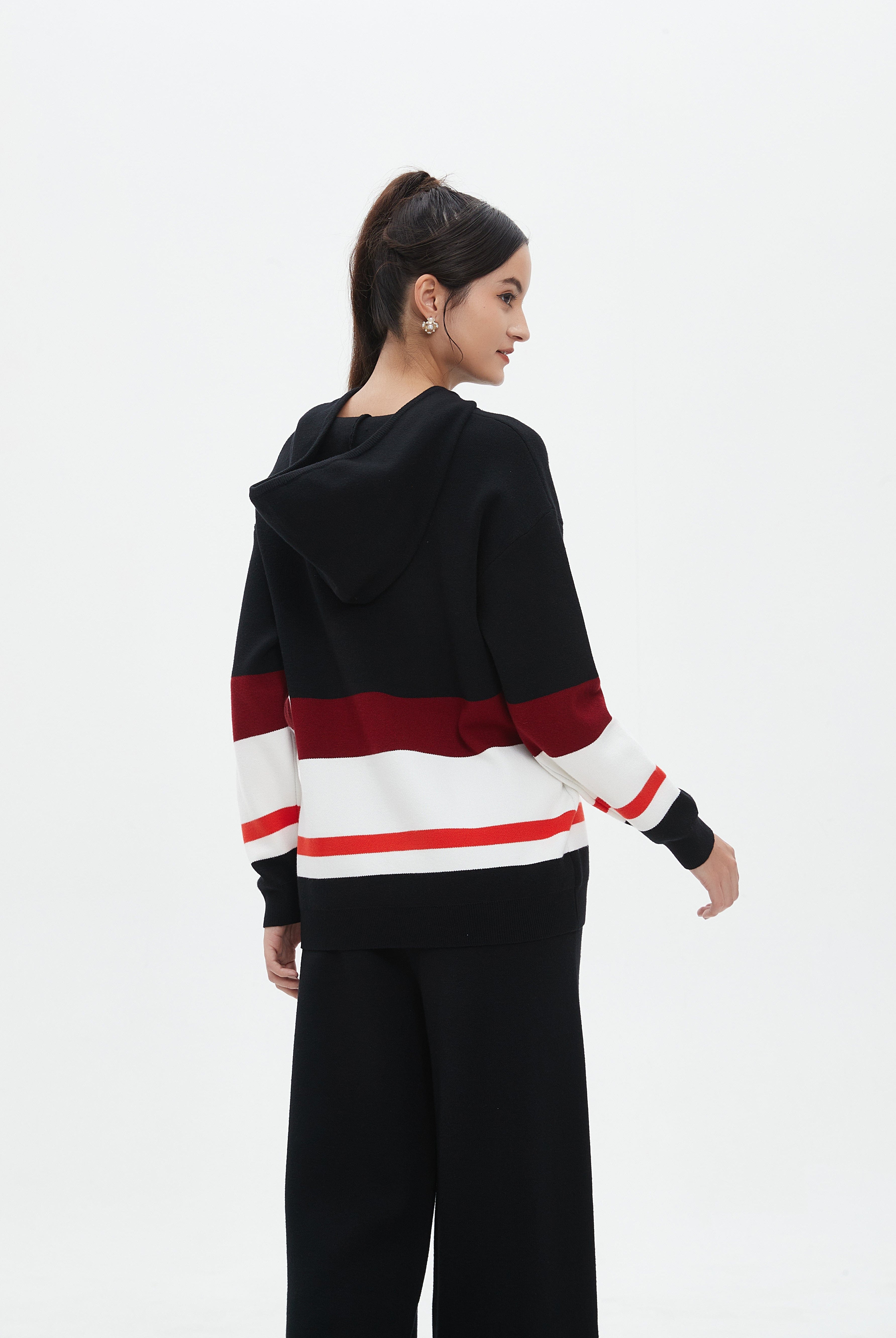 ميكا بلوزة نسائية شتوي ملونة بكم طويل وغطاء رأس