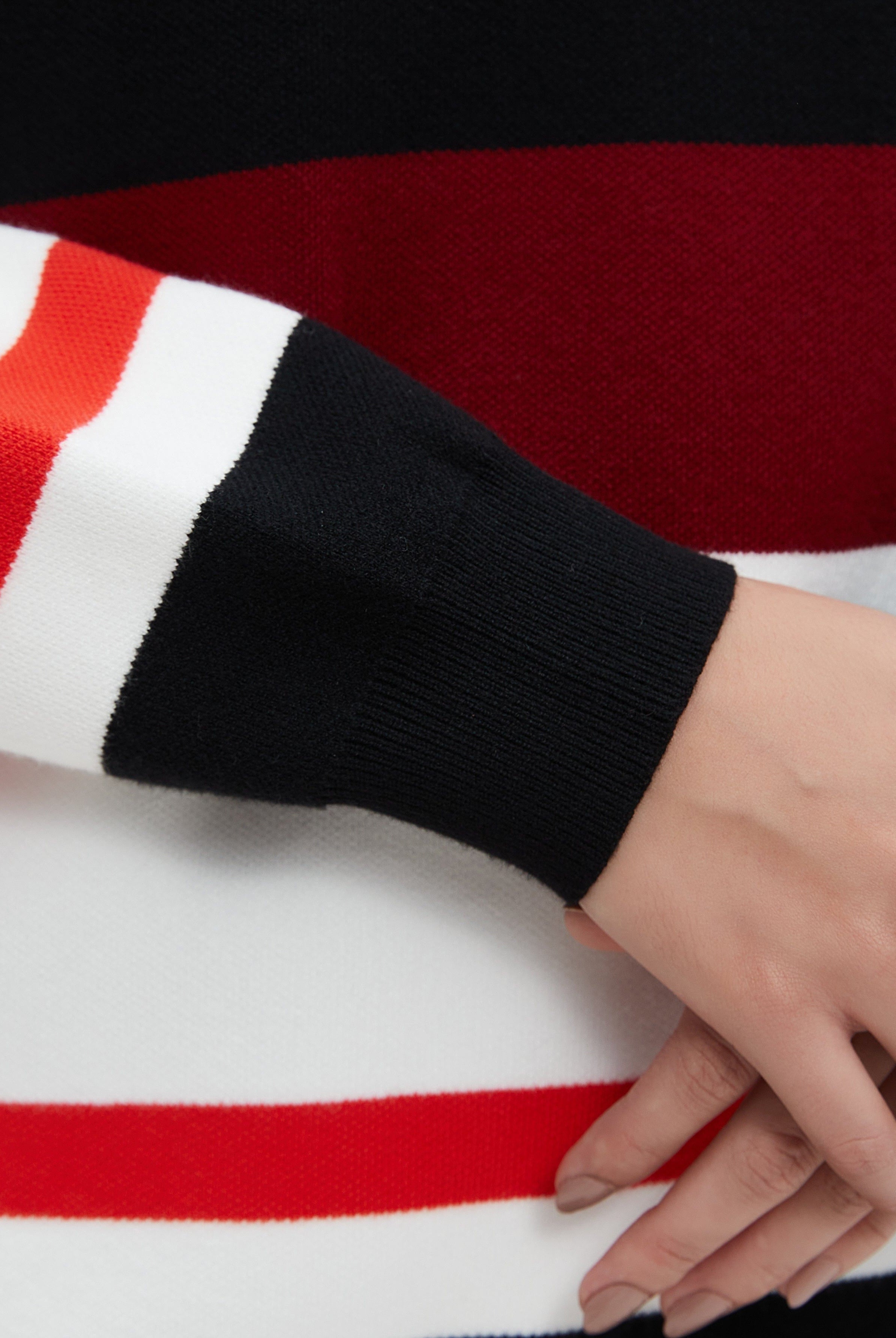 ميكا بلوزة نسائية شتوي ملونة بكم طويل وغطاء رأس