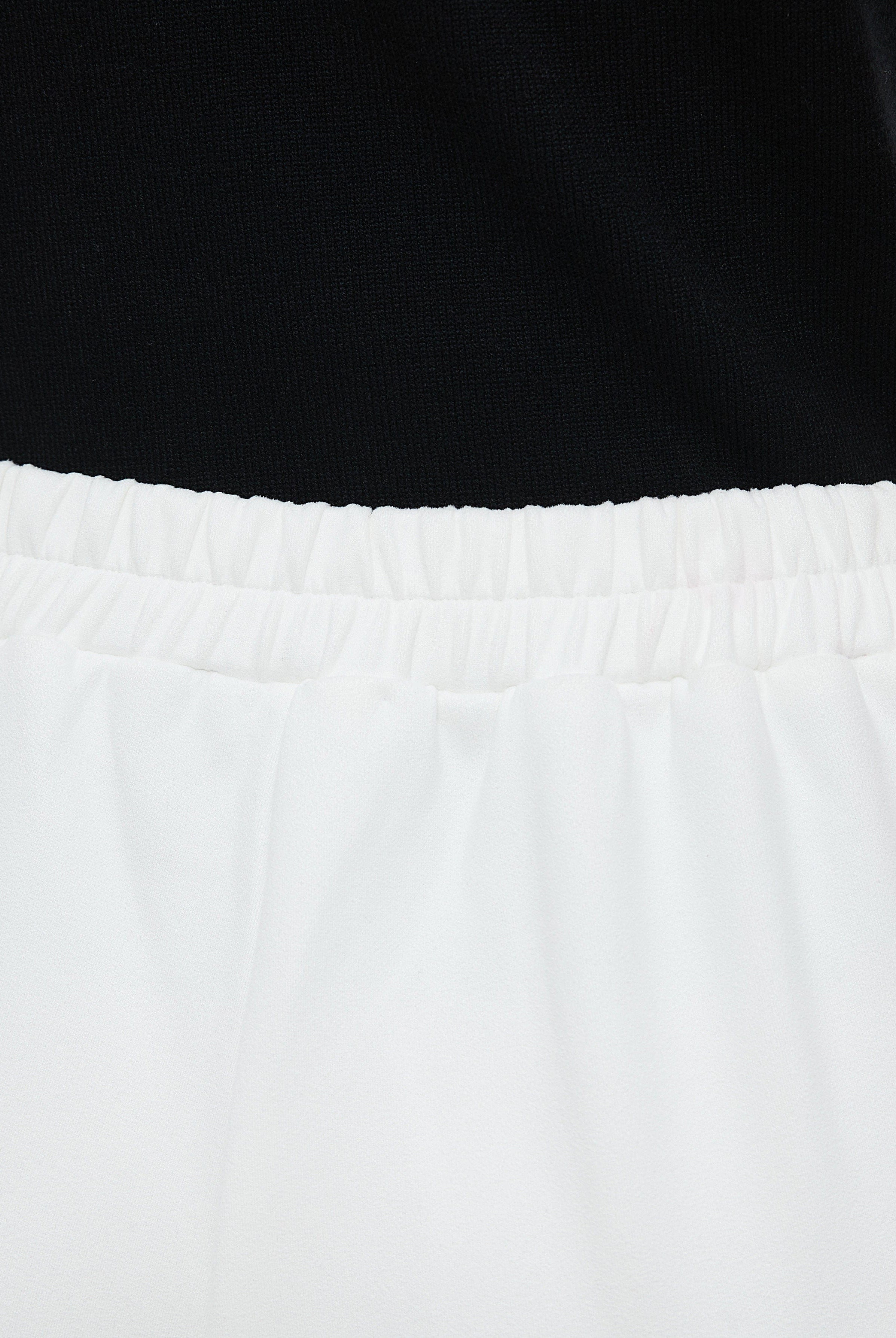 نتشي بنطال طويل سادة واسع من الأسفل