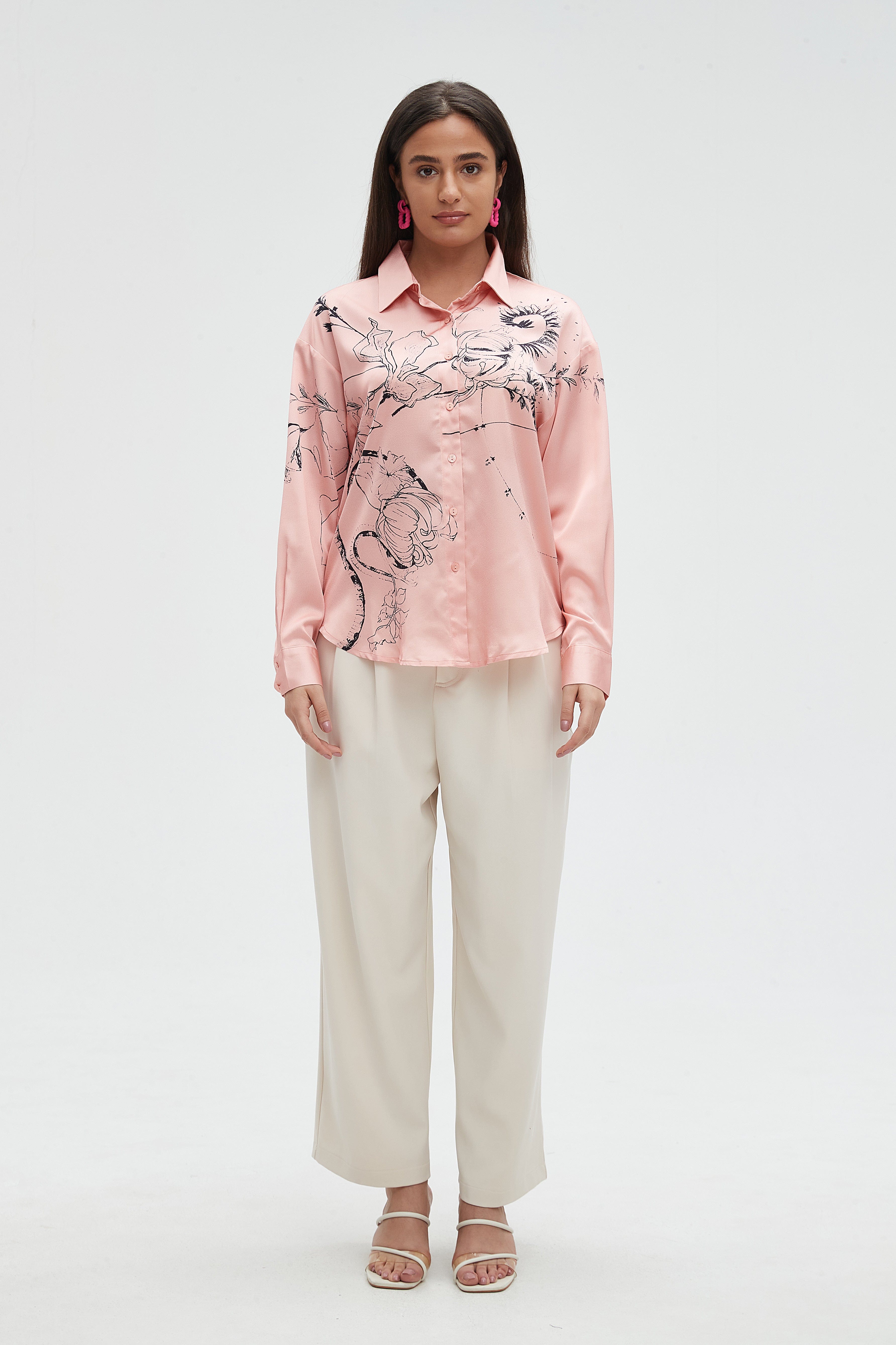 ู
ููุง ุจููุฒุฉ ูุณุงุฆูุฉ ู
ูููุดุฉ ุจูู
ุทููู